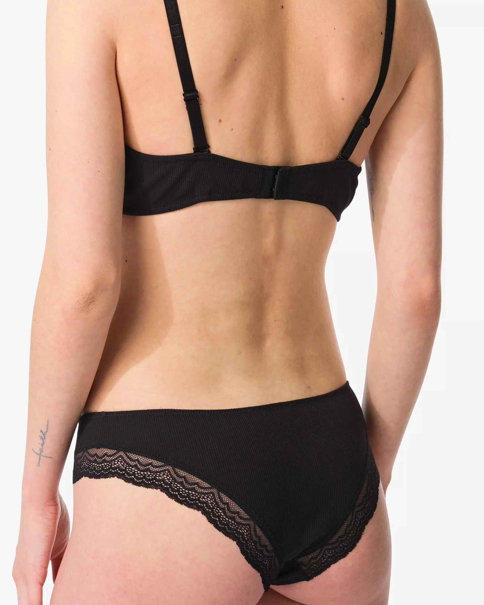 slip brésilien femme côtelé avec dentelle