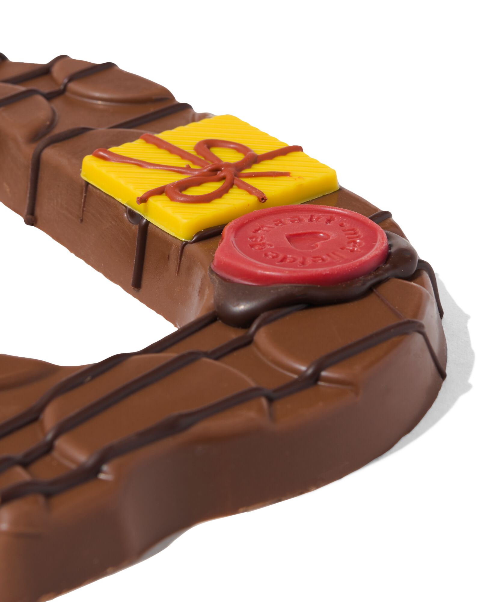 Lettre en chocolat d&eacute;cor&eacute;e &agrave; la main lait G 180g G lait - 24427407 - HEMA