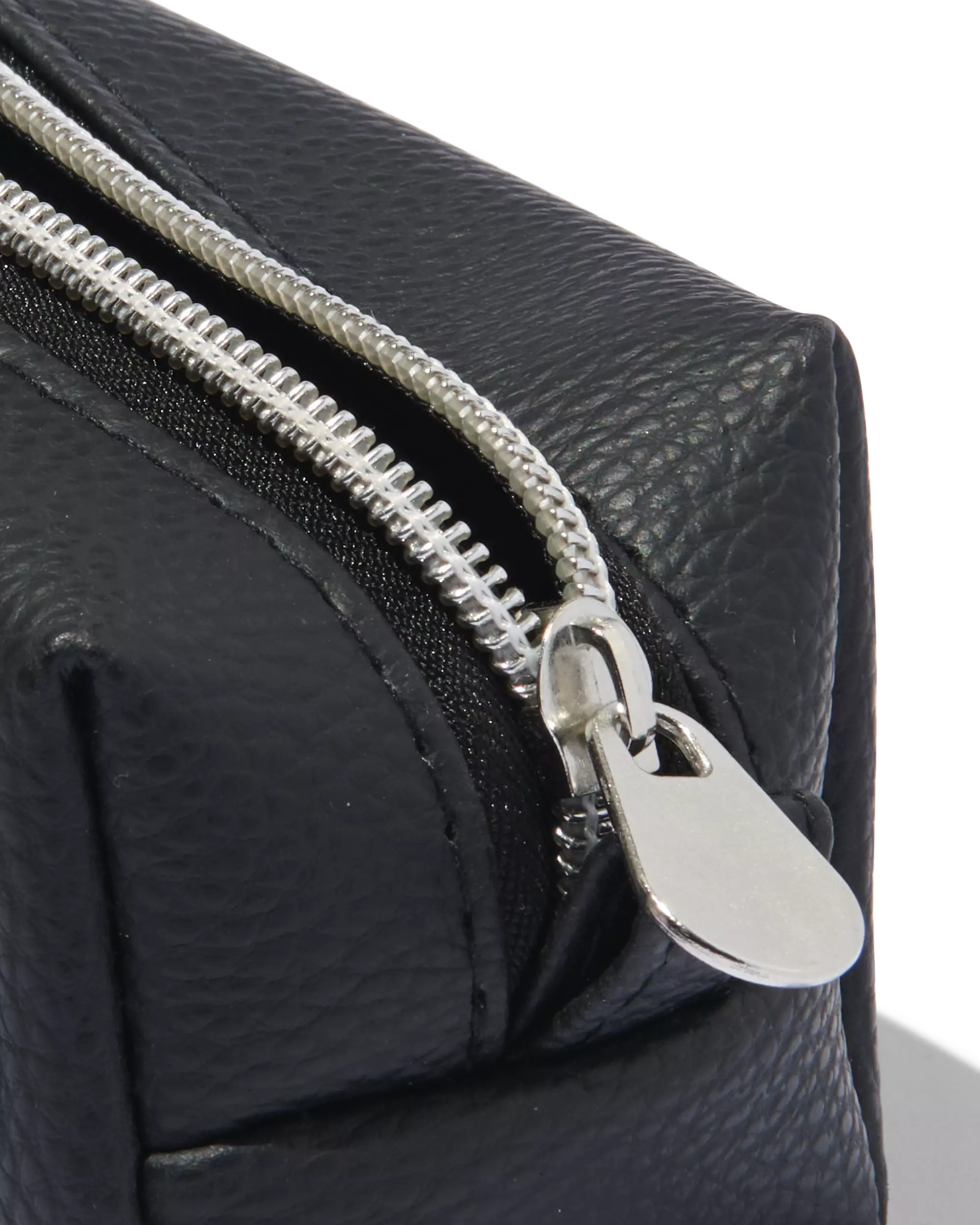 trousse matière synthétique noir
