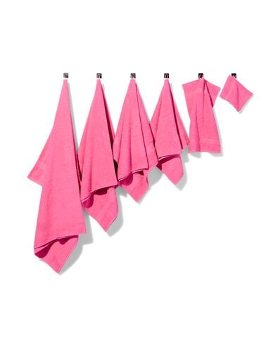 serviette 60x110cm qualit&eacute; sup&eacute;rieure fuchsia fuchsia serviette 60 x 110 - 5200285 - HEMA