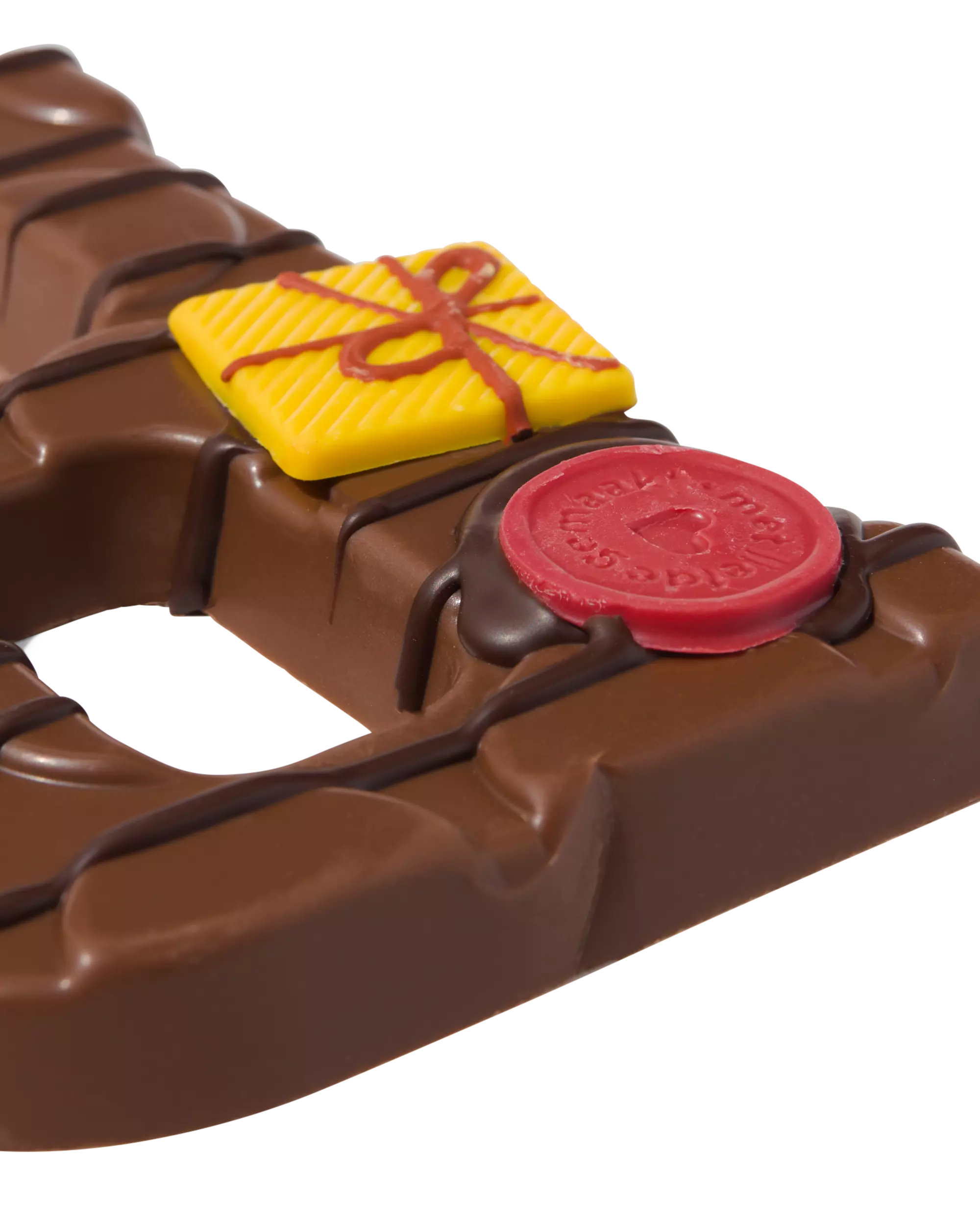 Lettre en chocolat décorée à la main lait R 180g
