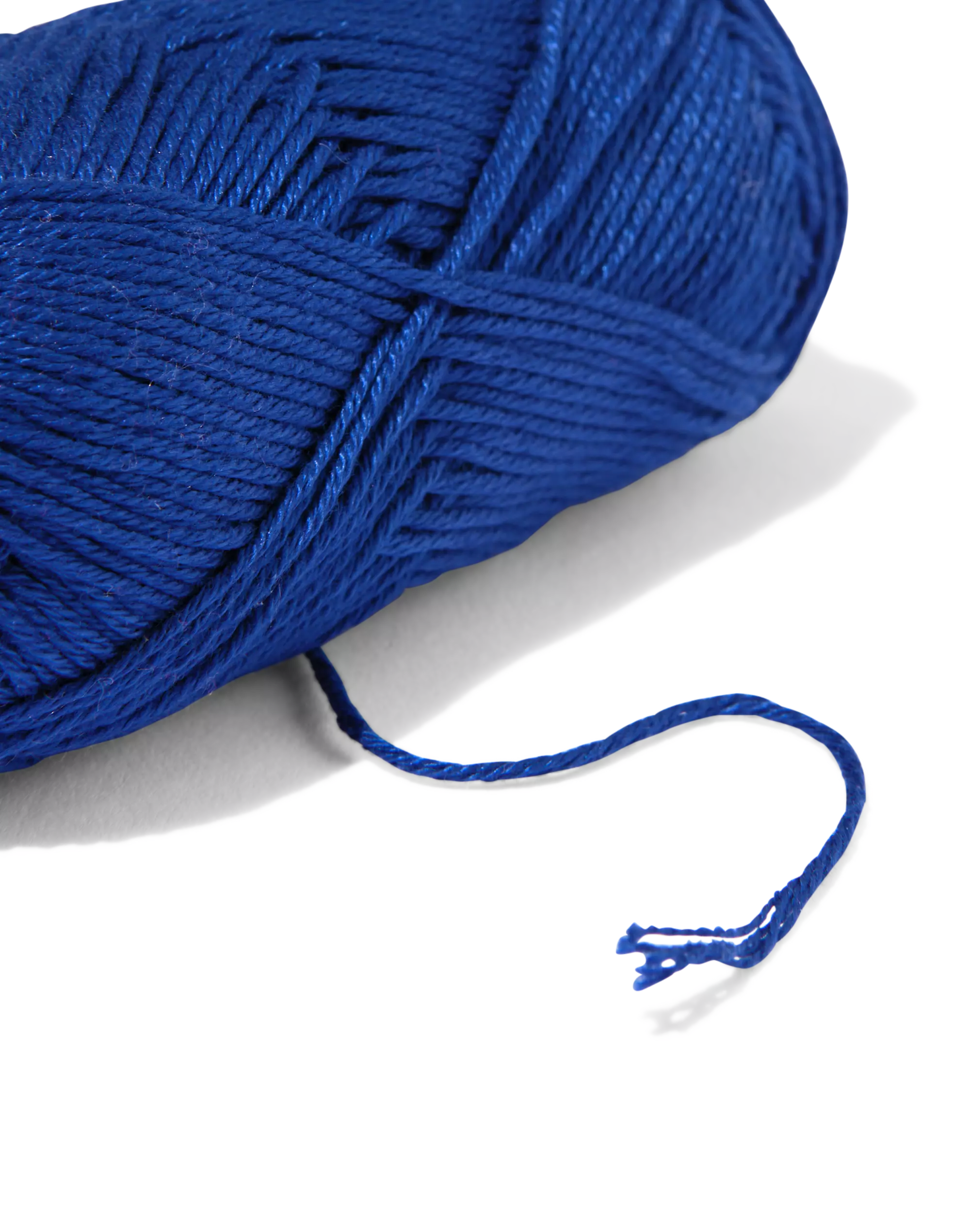 fil de coton 50 g 105 m bleu foncé
