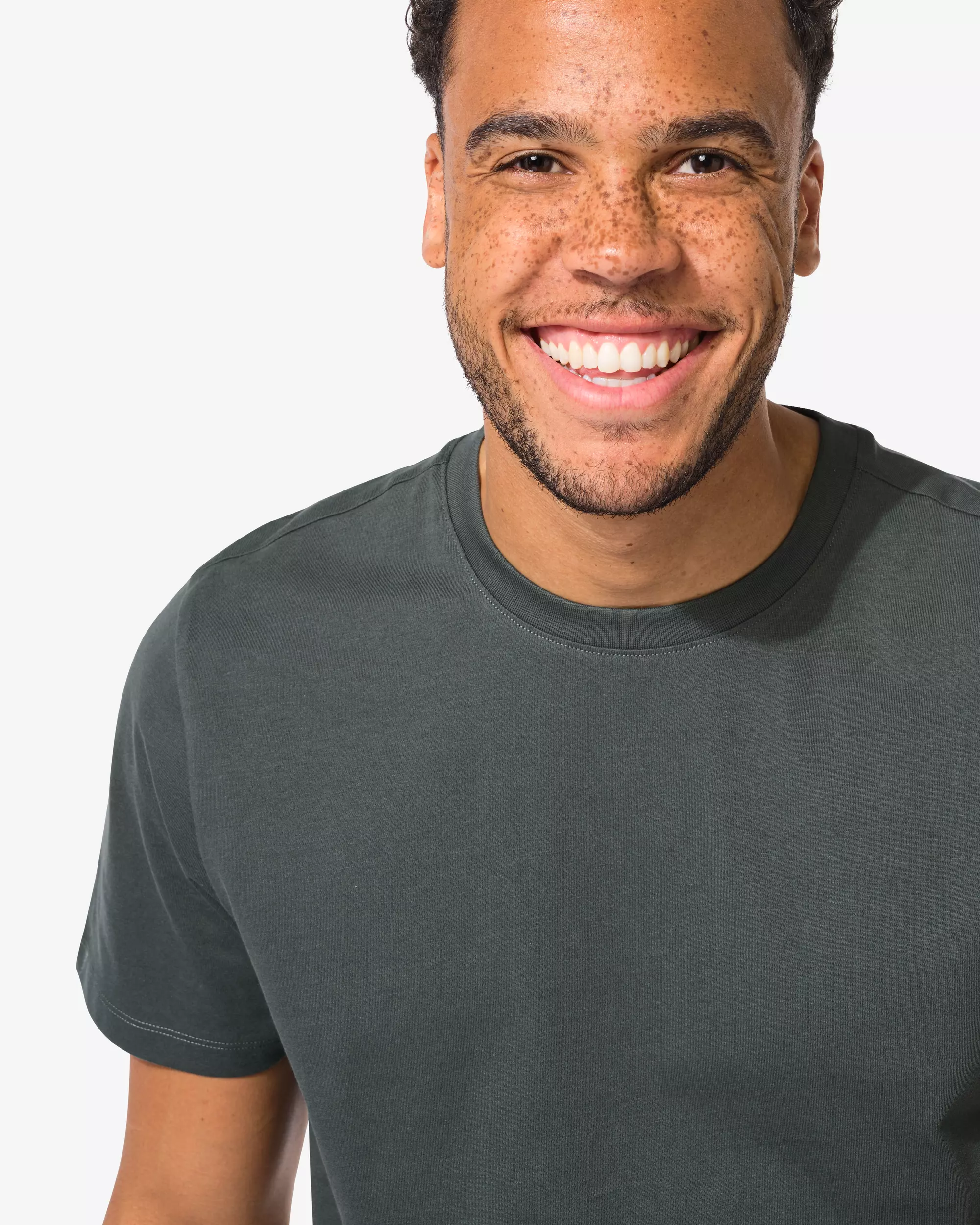 t-shirt homme coupe classique