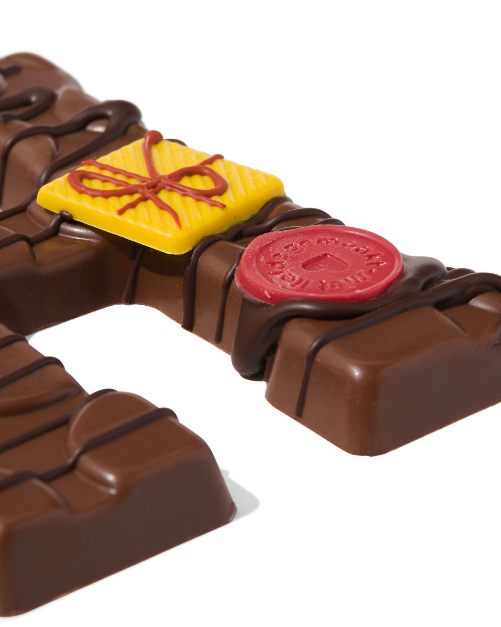 Lettre en chocolat d&eacute;cor&eacute;e &agrave; la main lait H 180g H lait - 24427408 - HEMA
