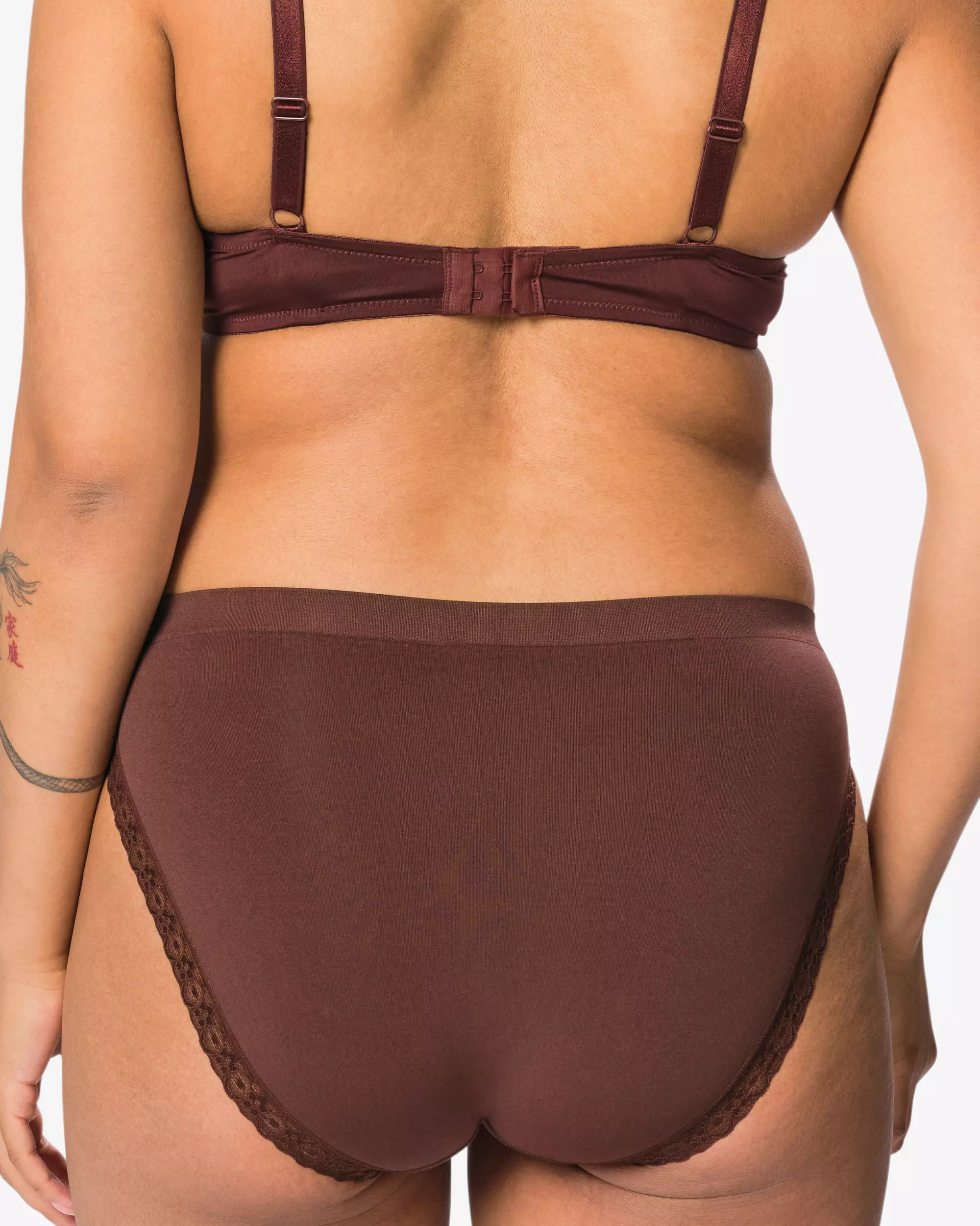 slip femme sans coutures microfibre et dentelle