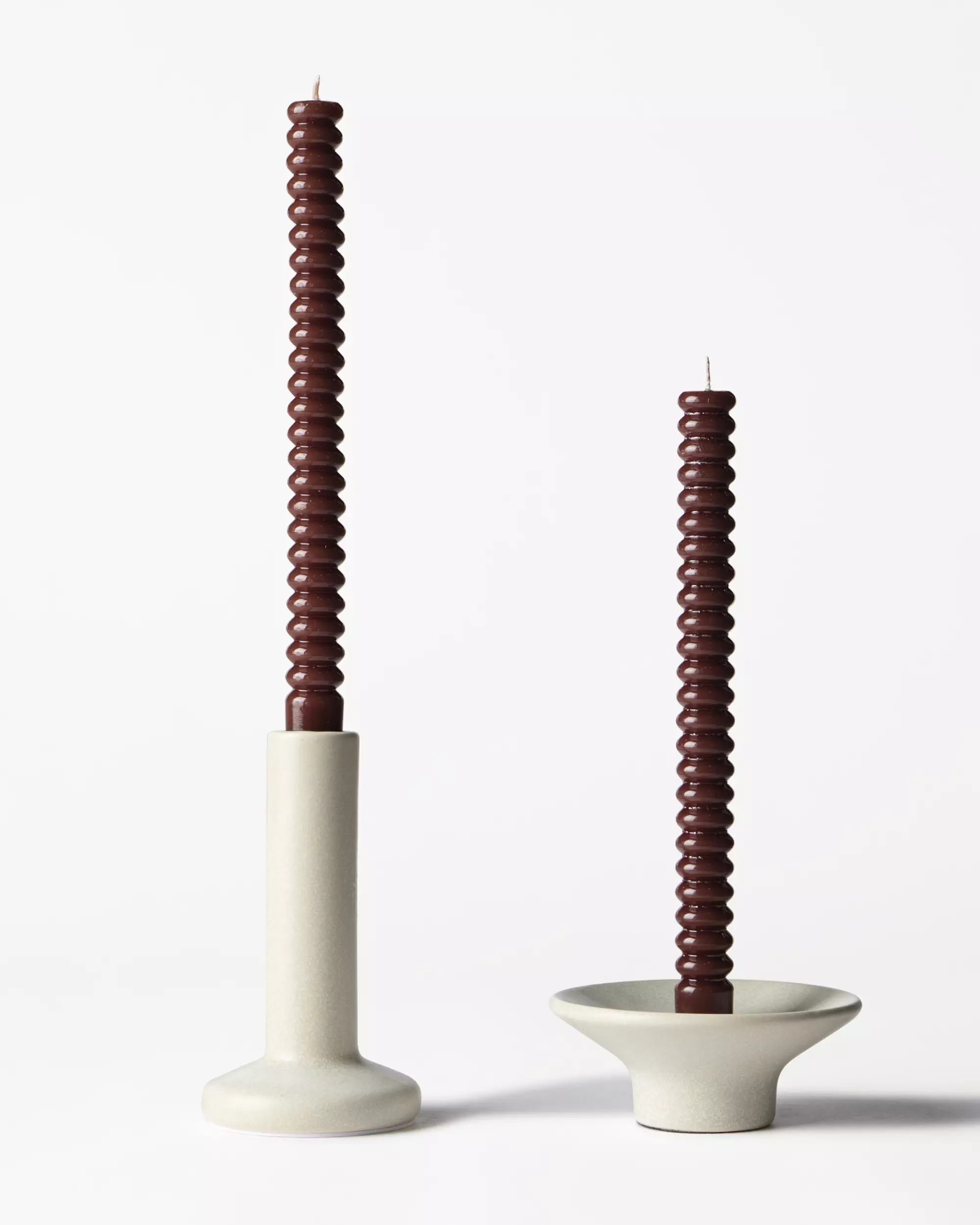 bougies longues ⌀2,2 x 25 cm nervurées marron foncée - 2 pièces