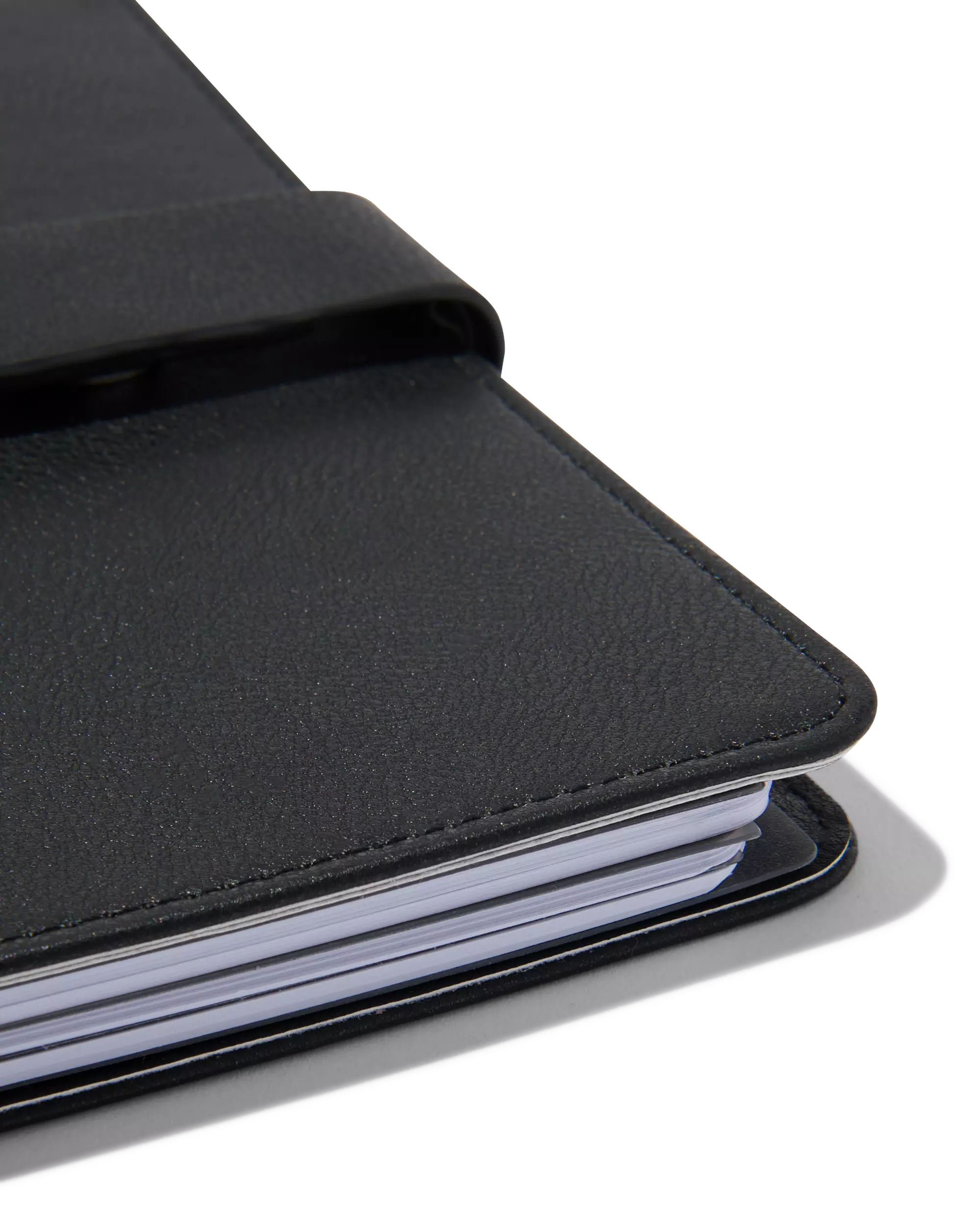 carnet rechargeable noir A5 rempli avec des lignes