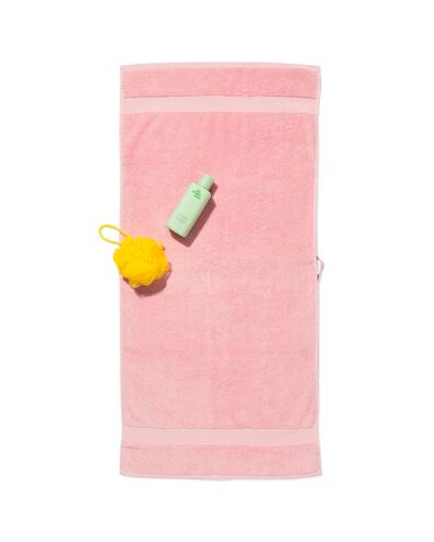 serviette 50x100cm qualit&eacute; &eacute;paisse rose p&acirc;le rose p&acirc;le serviette 50 x 100 - 5282852 - HEMA