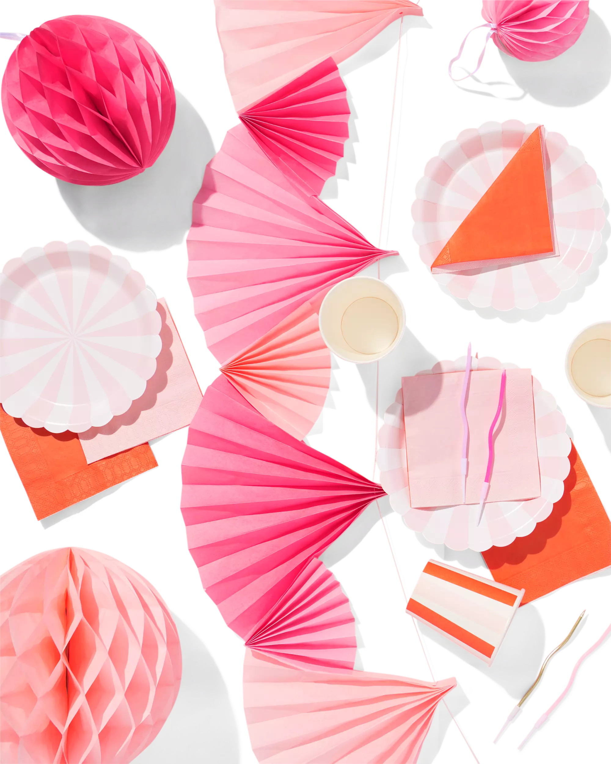 assiettes carton rose clair rayées - 8 pièces