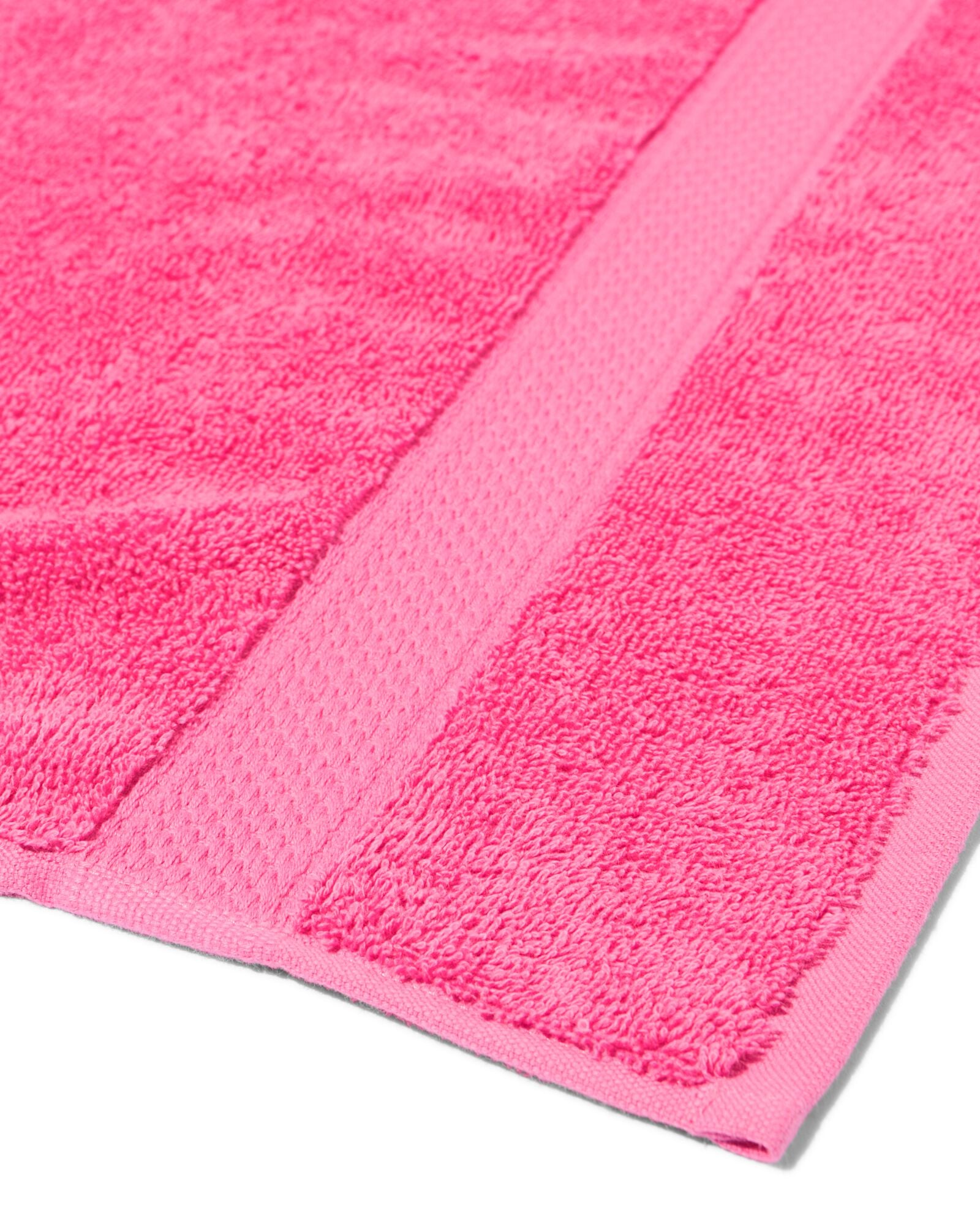serviette 60x110cm qualit&eacute; sup&eacute;rieure fuchsia fuchsia serviette 60 x 110 - 5200285 - HEMA
