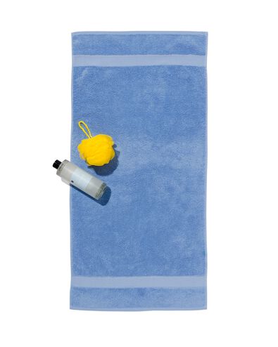 serviette de bain 50x100 qualit&eacute; &eacute;paisse bleu frais bleu vif serviette 50 x 100 - 5250384 - HEMA