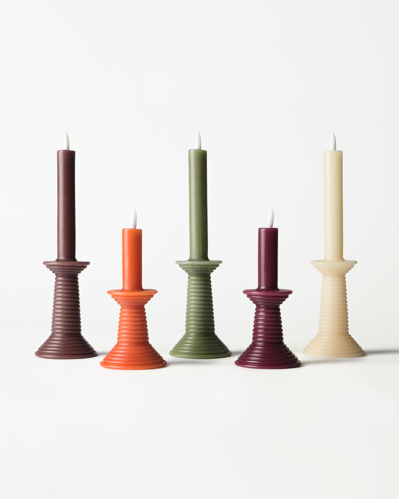 LED-Formkerze, Kerzenst&auml;nder, ⌀ 7,6 &times; 27,5 cm, rustikal, Dunkelbraun - 13550222 - HEMA