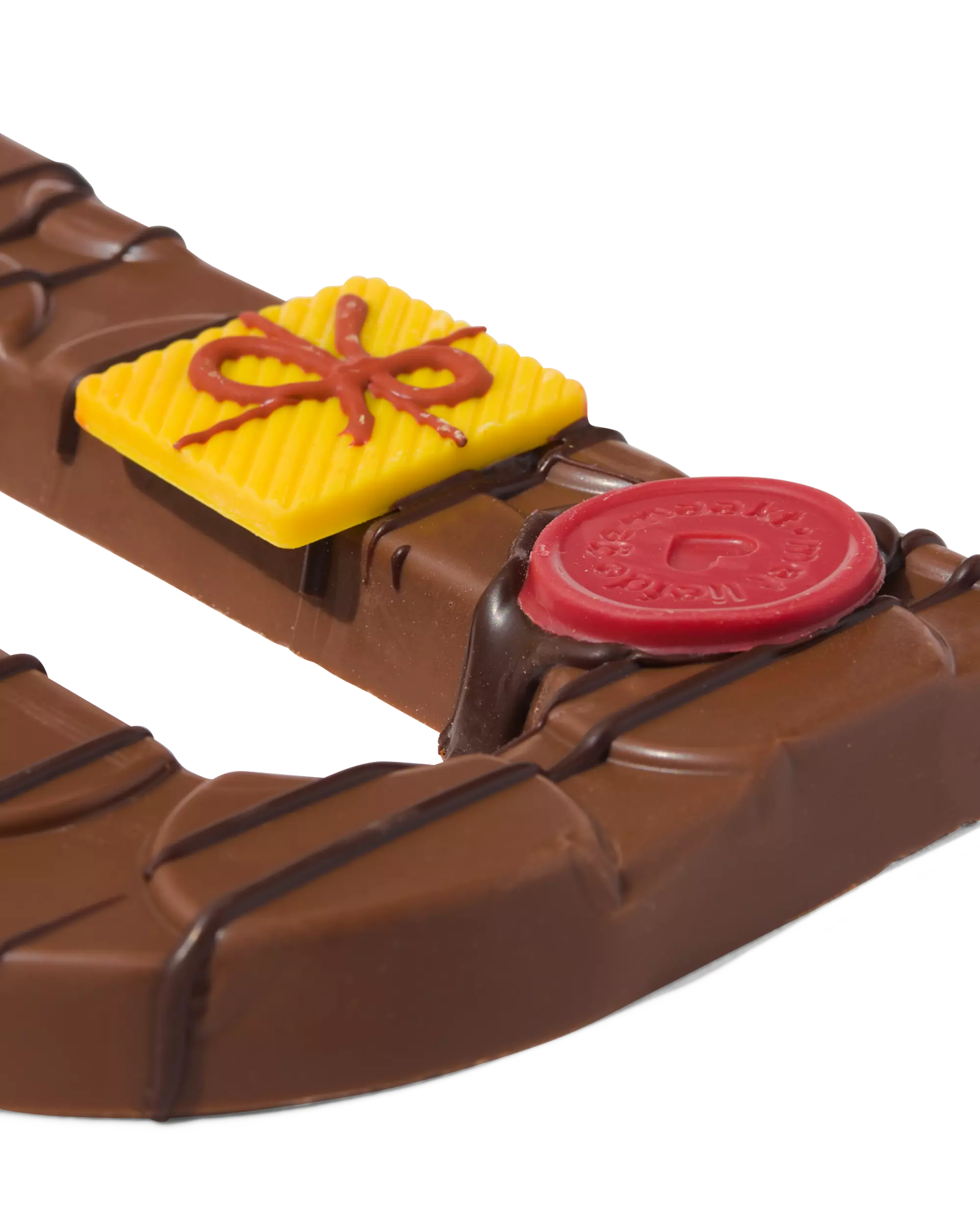 Lettre en chocolat décorée à la main lait D 180g