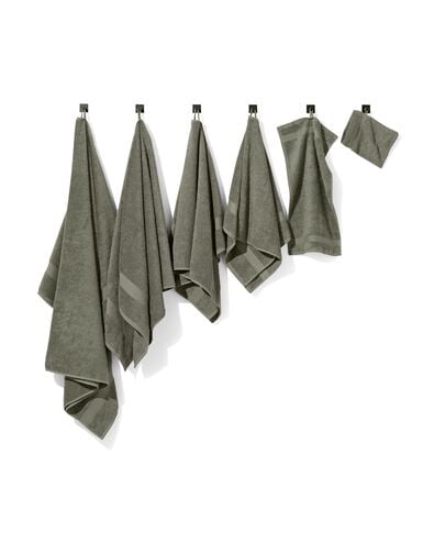serviette 70 x 140 qualit&eacute; sup&eacute;rieure - gris-vert vert arm&eacute;e serviette 70 x 140 - 5200704 - HEMA