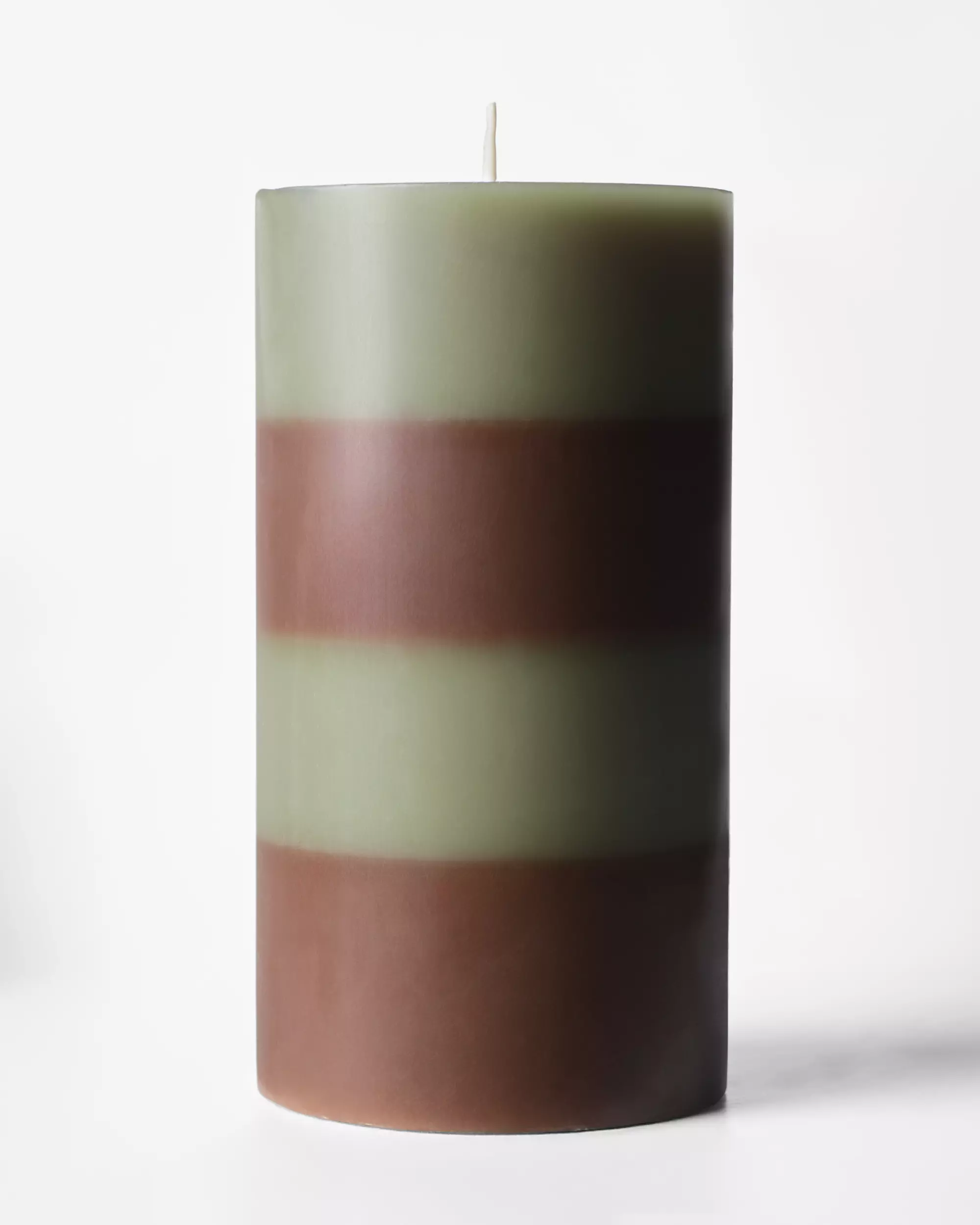 bougie cylindrique ⌀7x13cm rayures marron-vert