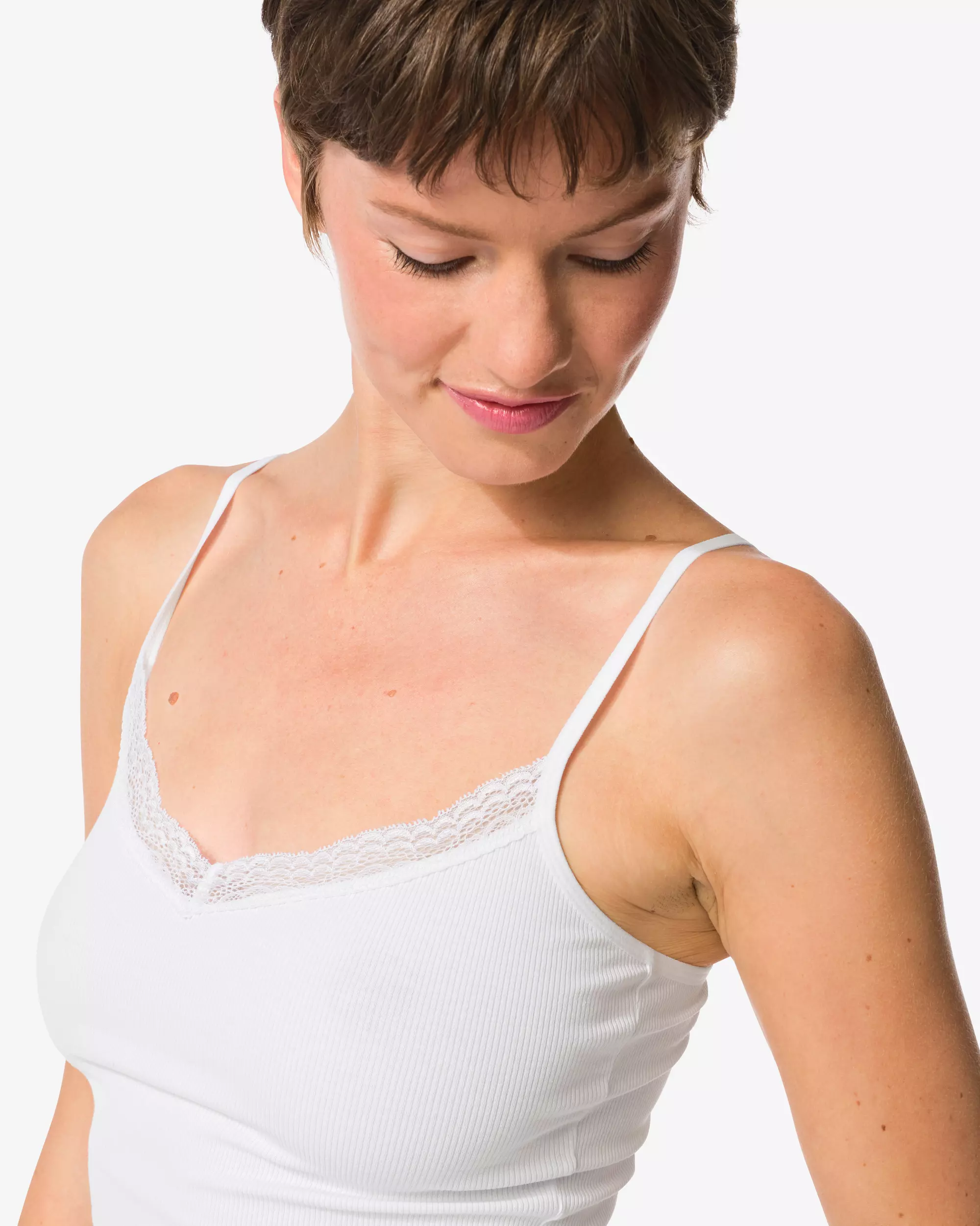 débardeur femme à bretelles spaghetti en dentelle