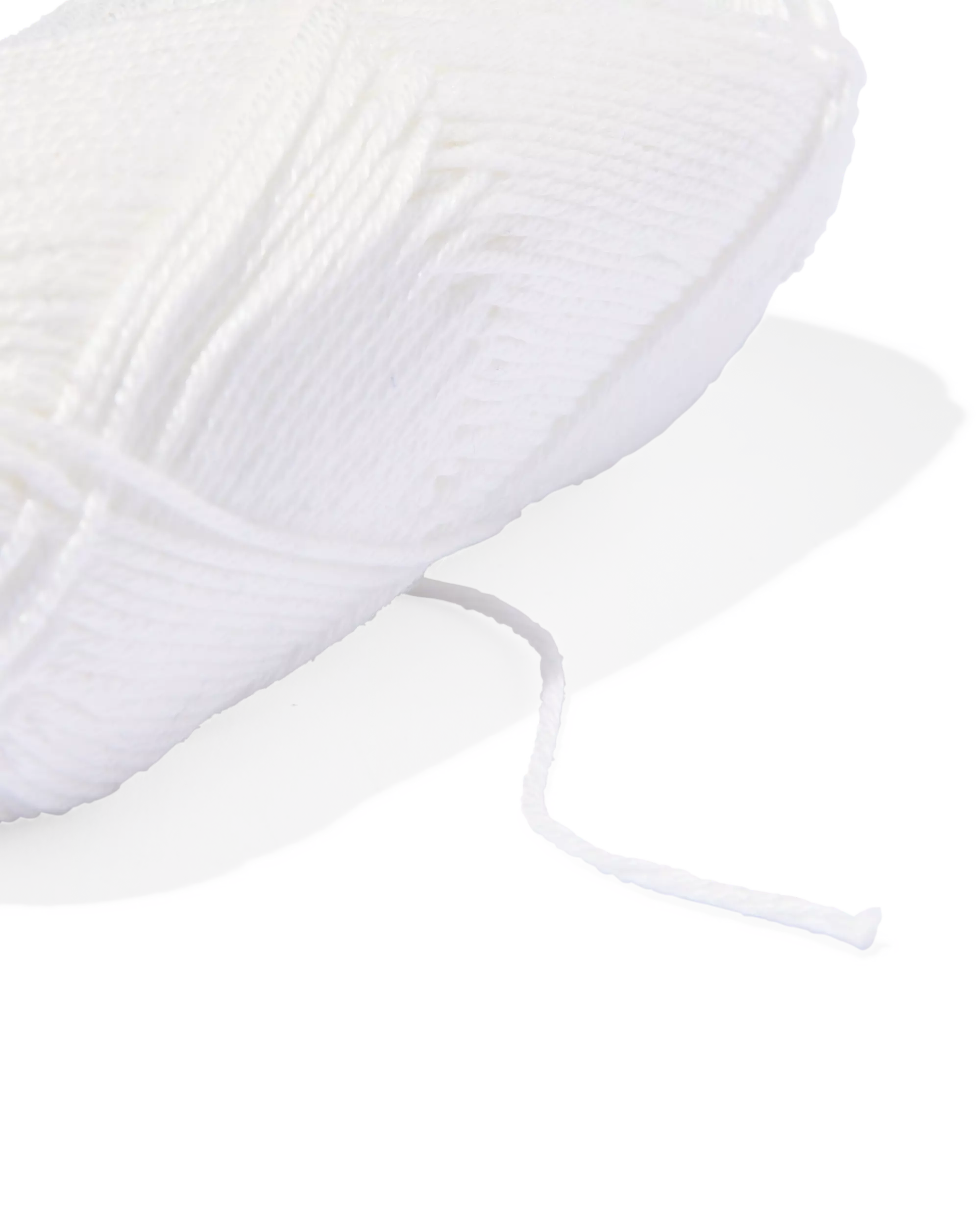 fil de coton 50 g 105 m blanc