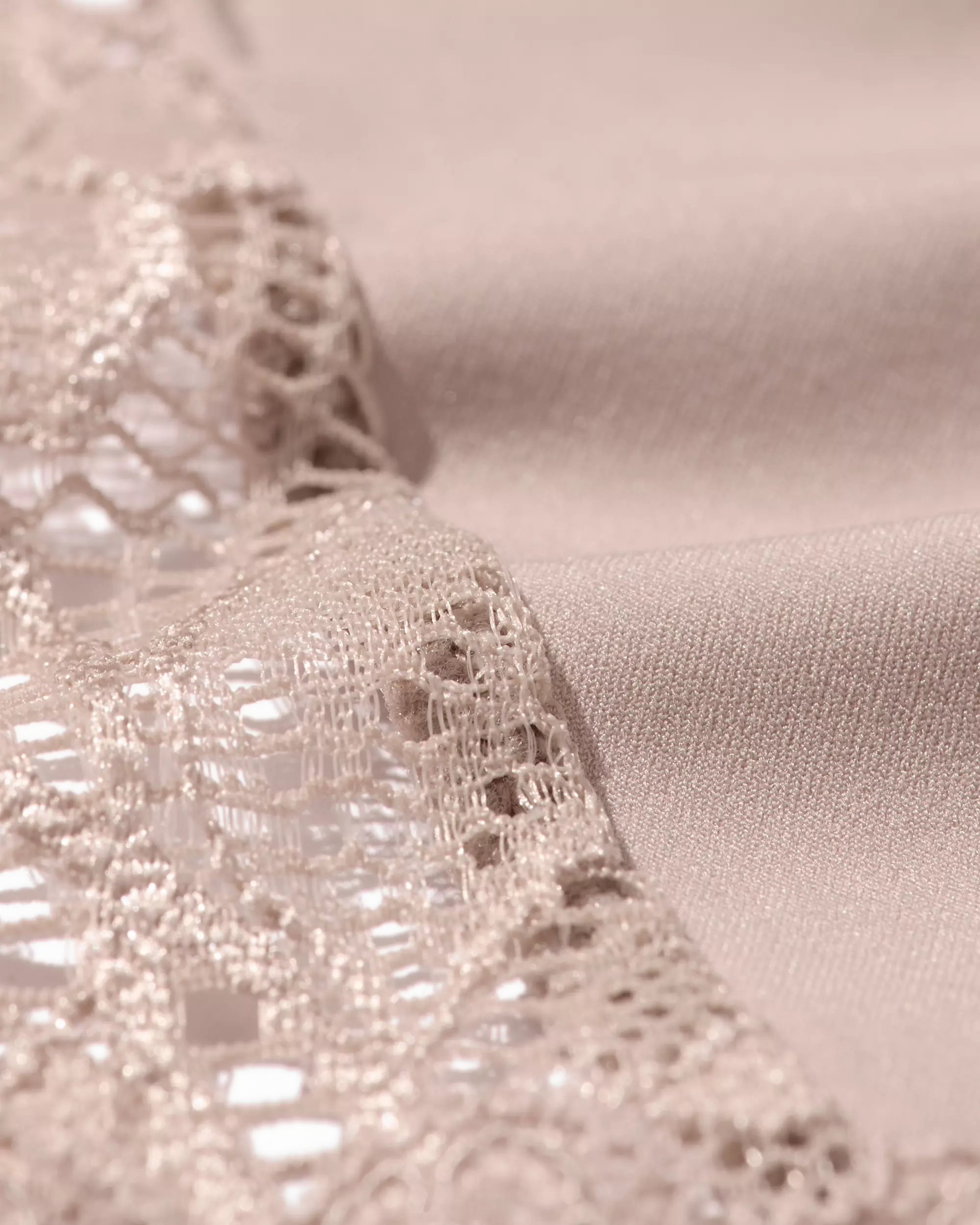 string femme microfibre