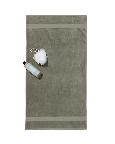 serviette 60 x 110 qualit&eacute; sup&eacute;rieure - gris-vert vert arm&eacute;e serviette 60 x 110 - 5200703 - HEMA