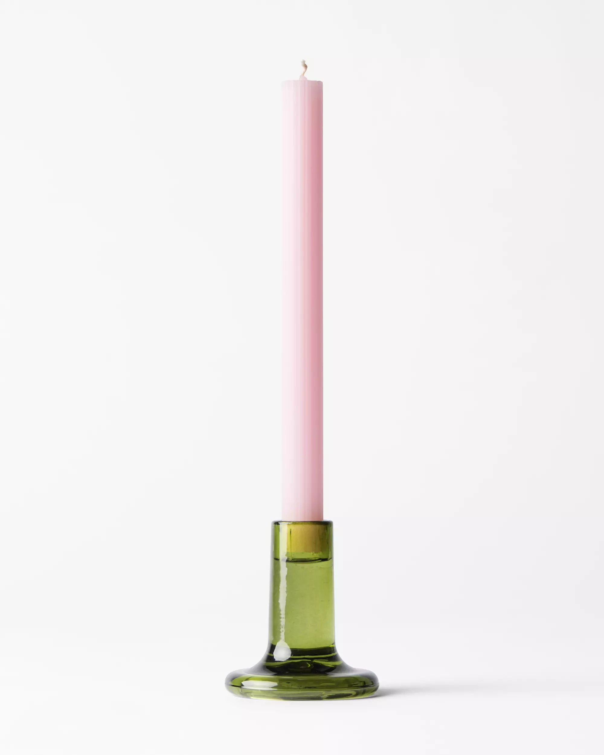 bougie longue ⌀2,2x24cm nervurée rose clair