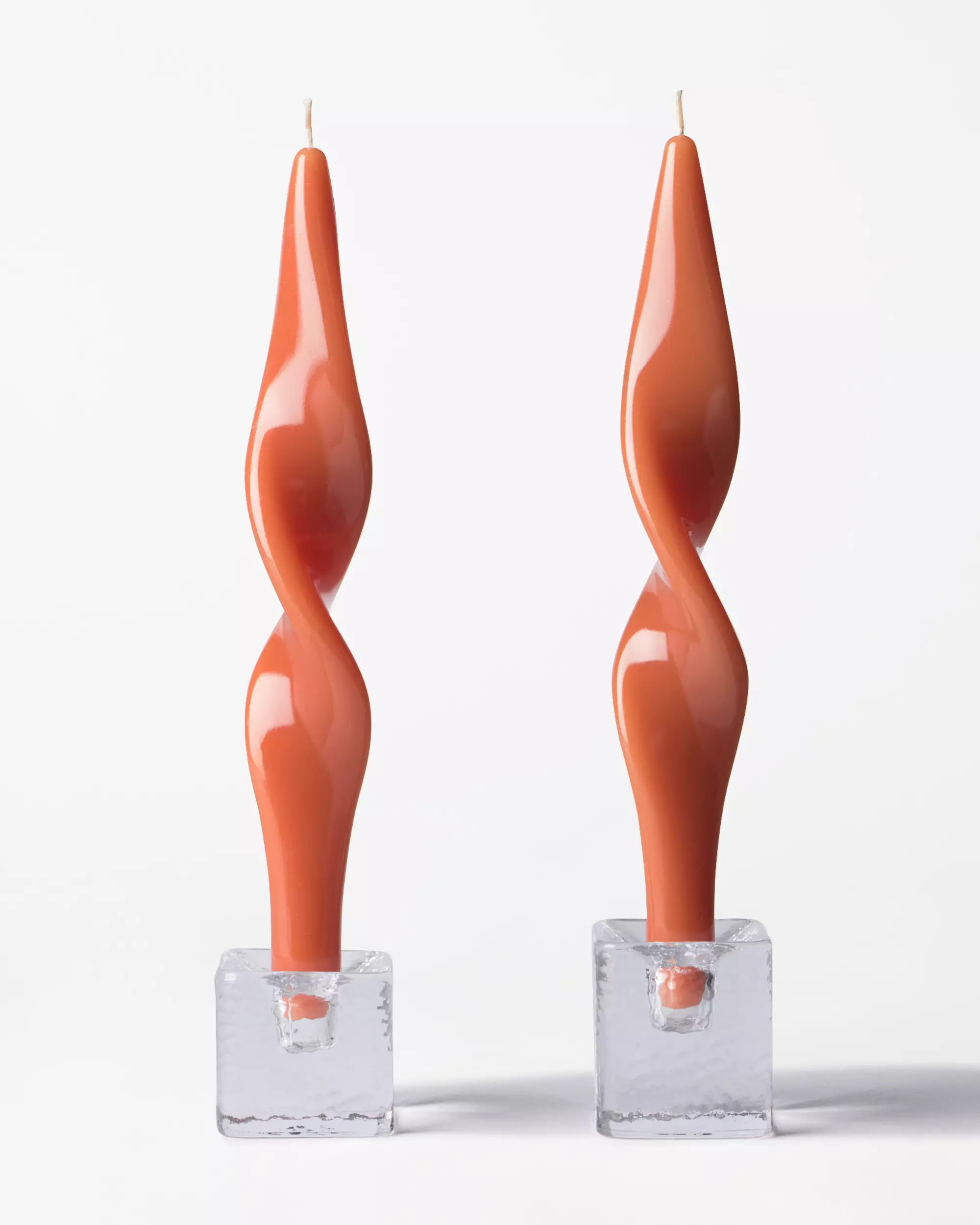bougies longues XL ⌀4,3 x 27 cm torsadées orange foncé - lot de 2