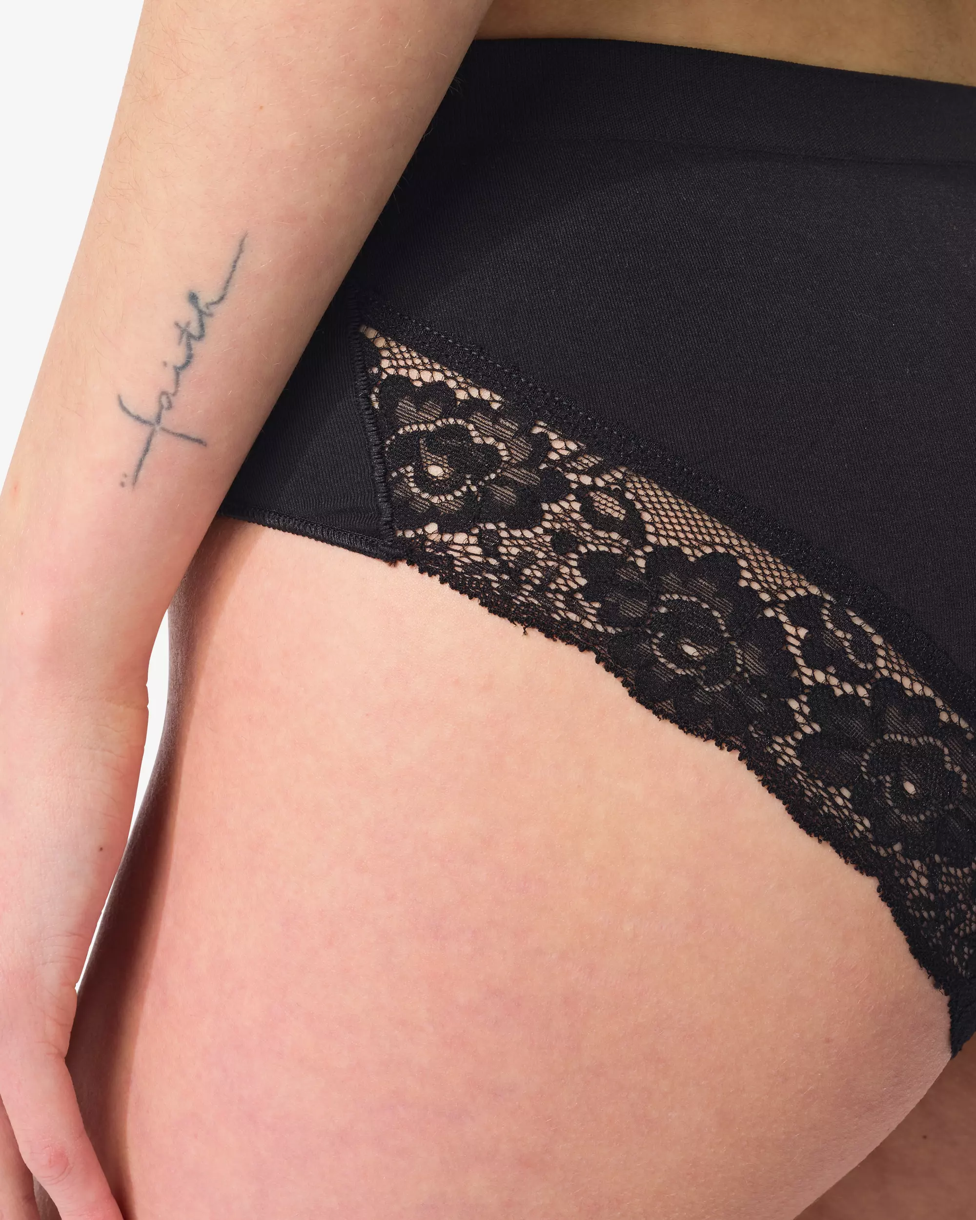 Damen-Hipster nahtlos aus Mikrofaser mit Spitze