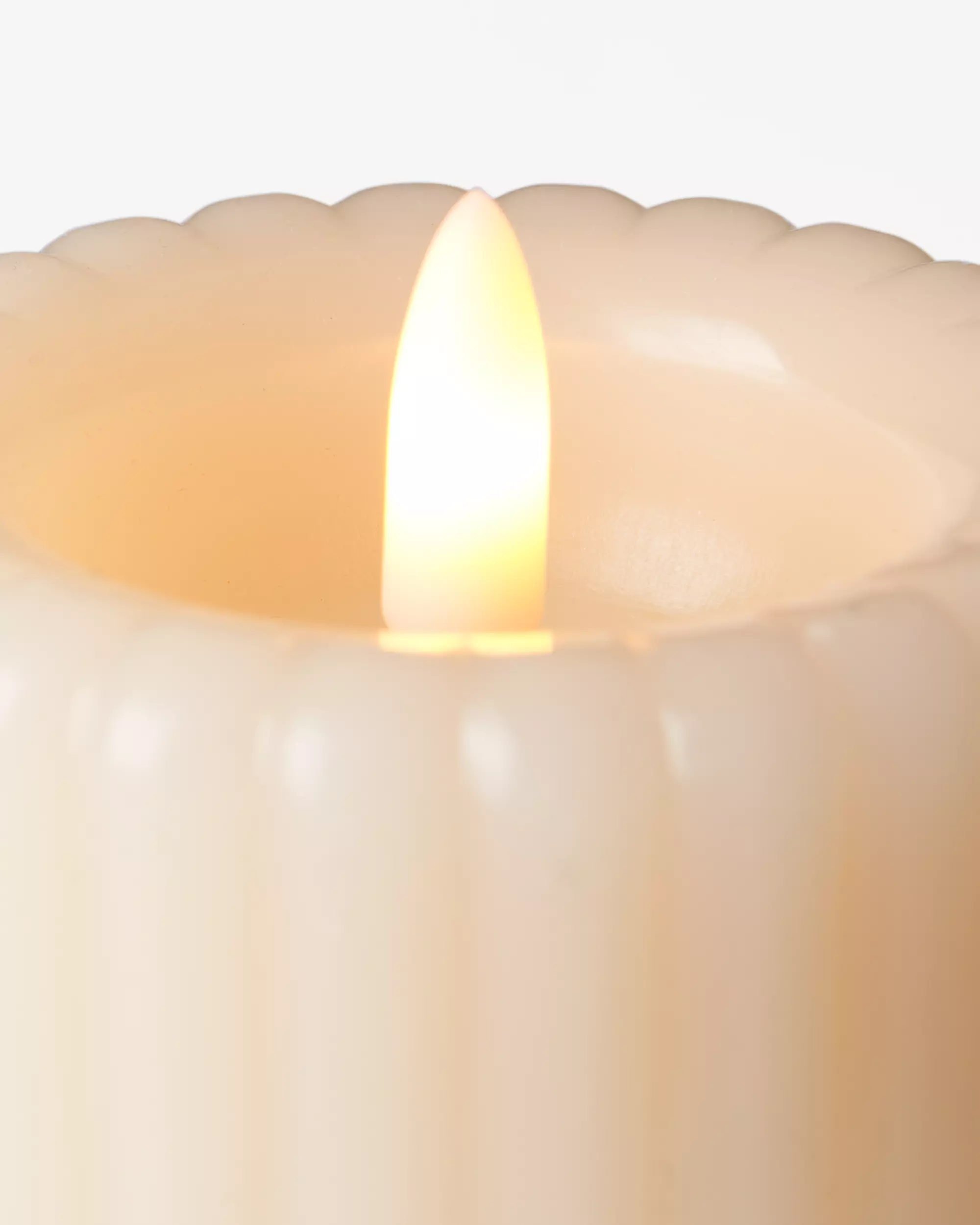 bougie cylindrique led ⌀7,5 x 15 cm nervurée jaune clair