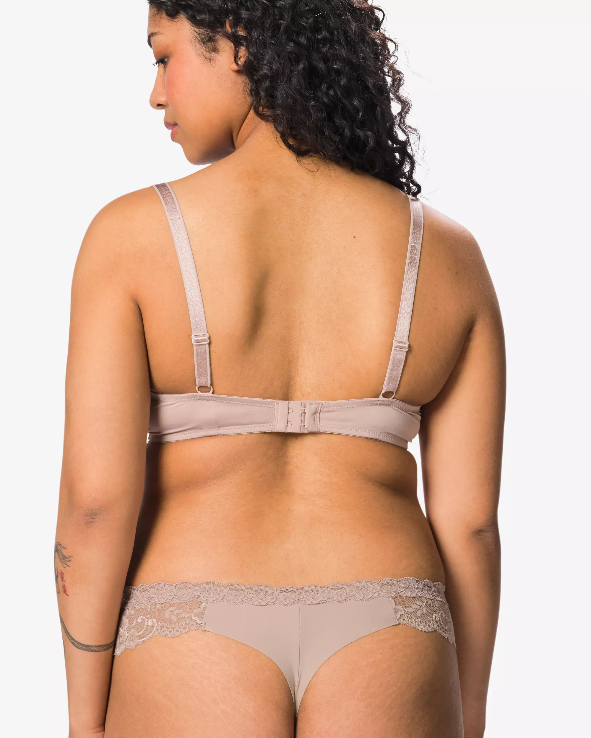 string femme microfibre