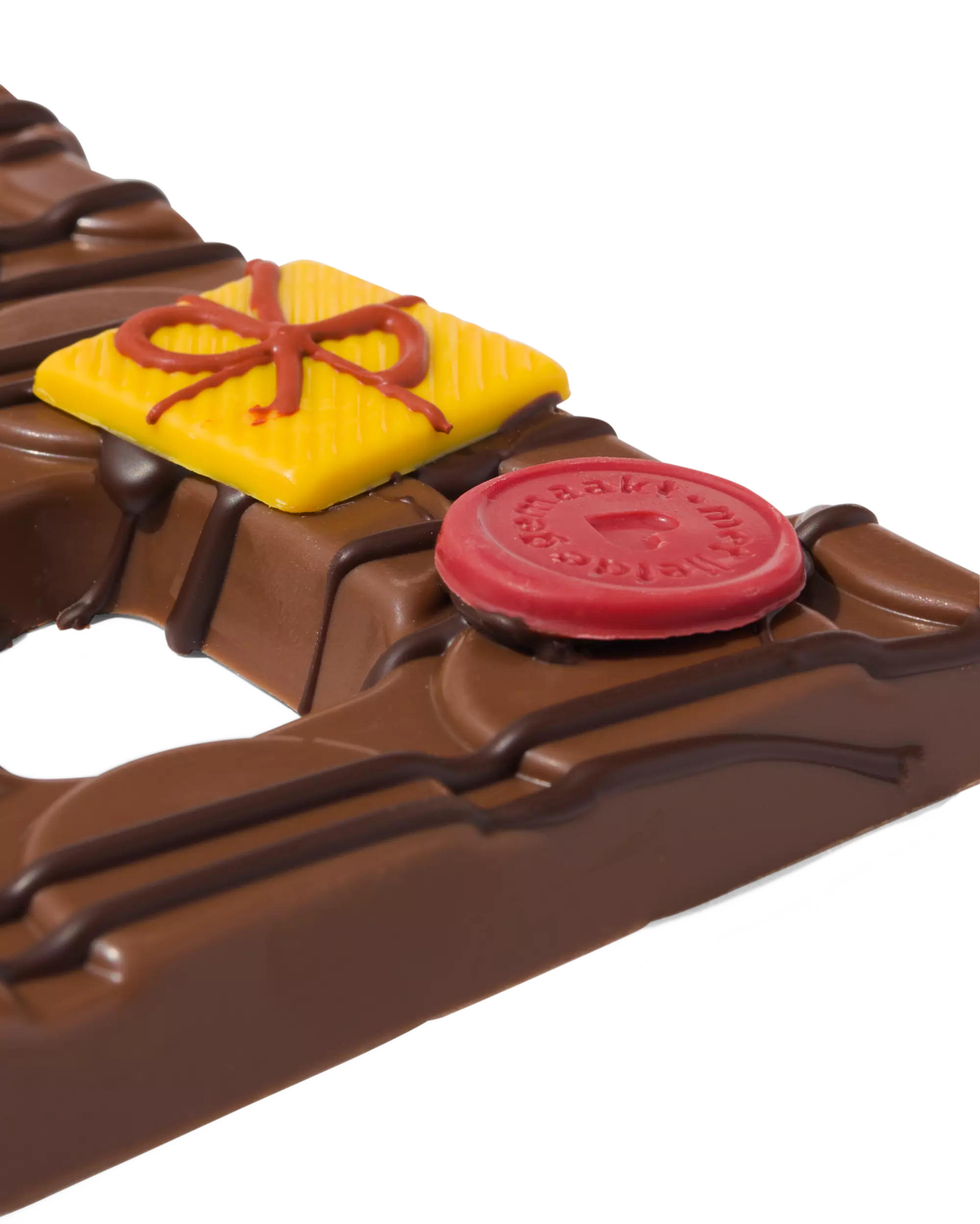 Lettre en chocolat décorée à la main lait E 180g