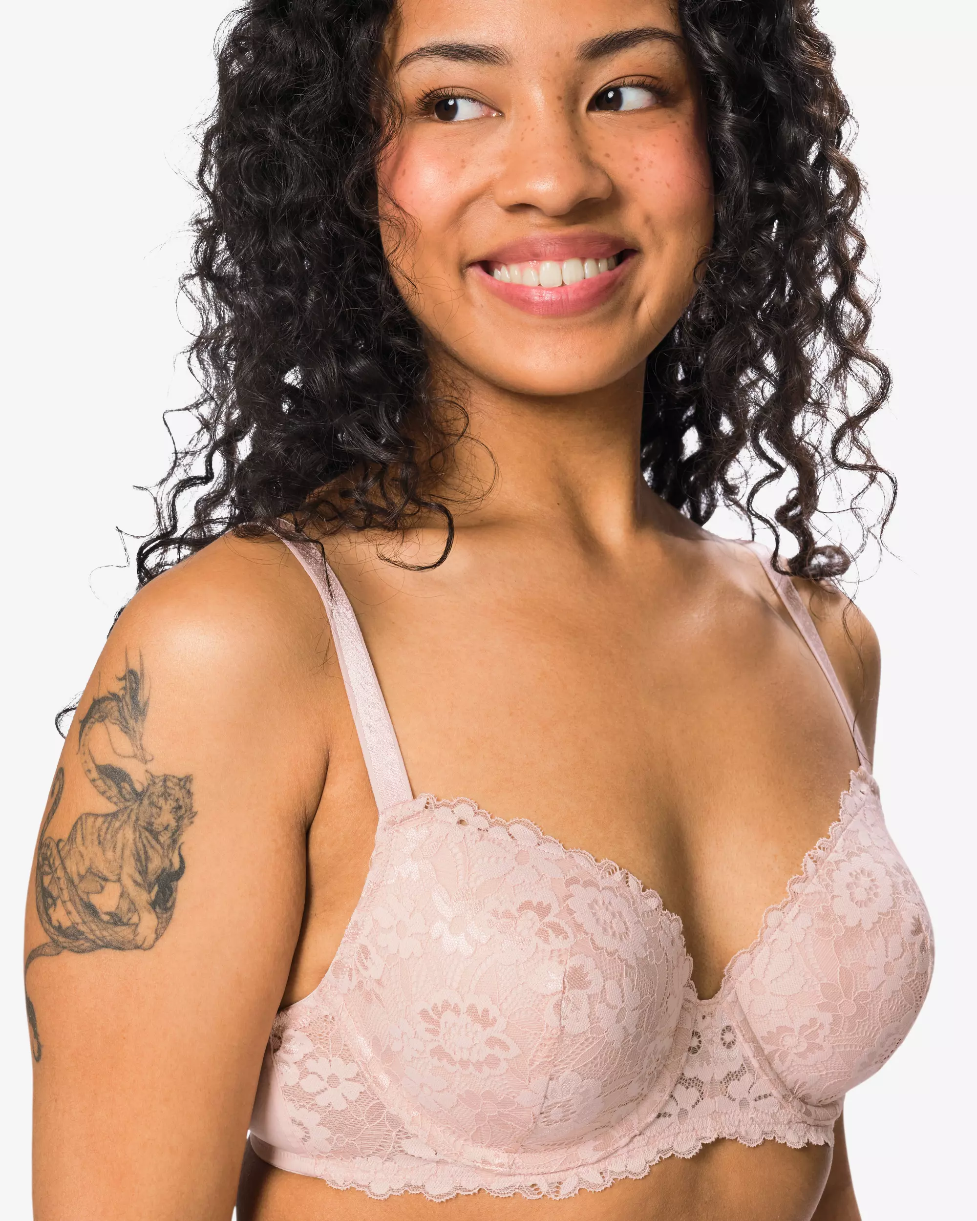 soutien-gorge dentelle préformé avec armatures