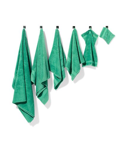 serviette 100x150 cm qualit&eacute; lourde vert moyen clair vert moyen serviette 100 x 150 - 5282873 - HEMA