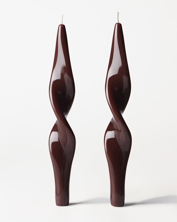 bougies longues XL ⌀4,3 x 27 cm torsad&eacute;es marron fonc&eacute; - lot de 2 - 13506203 - HEMA