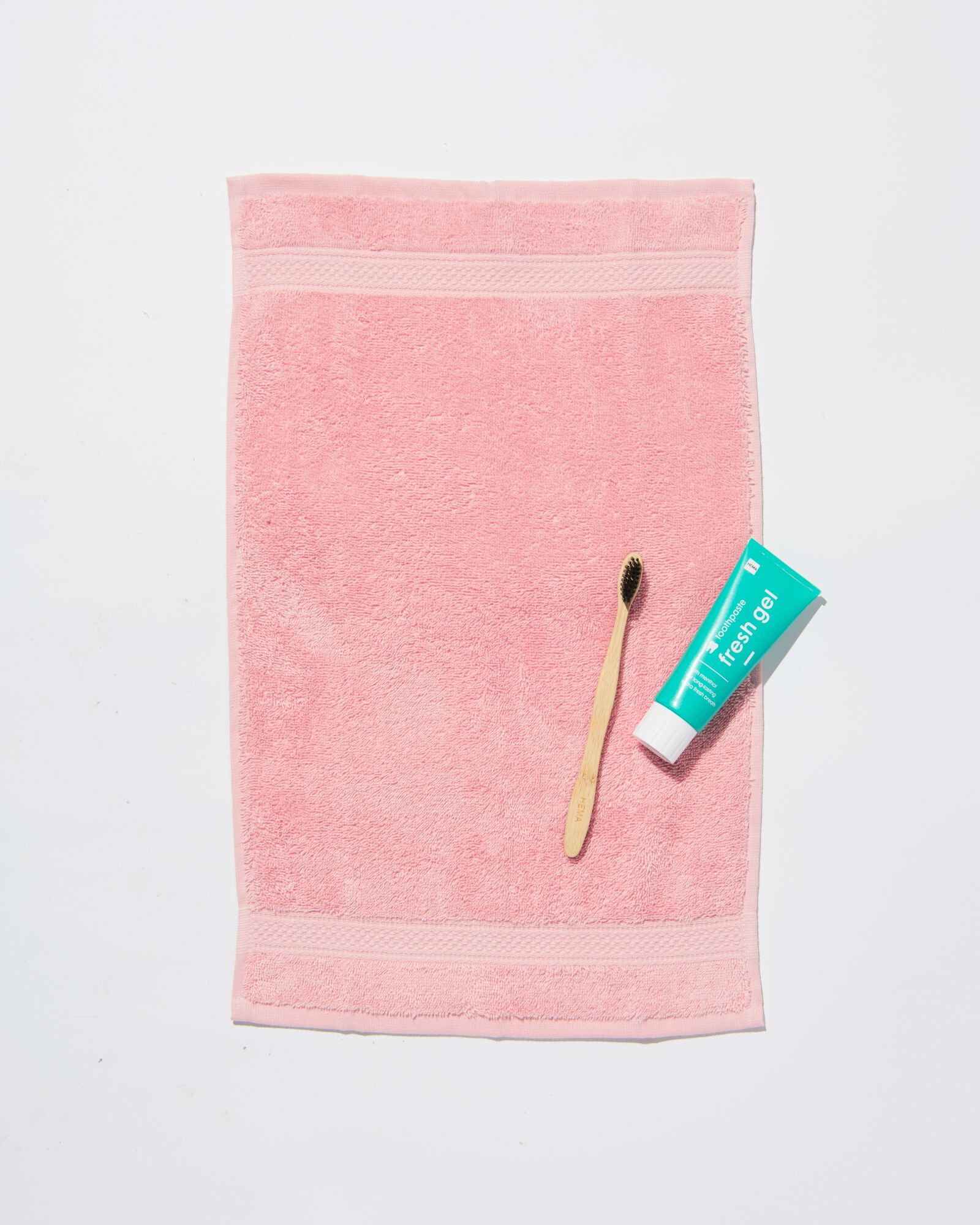 petite serviette 33x50cm qualit&eacute; &eacute;paisse rose p&acirc;le rose p&acirc;le petite serviette - 5282851 - HEMA