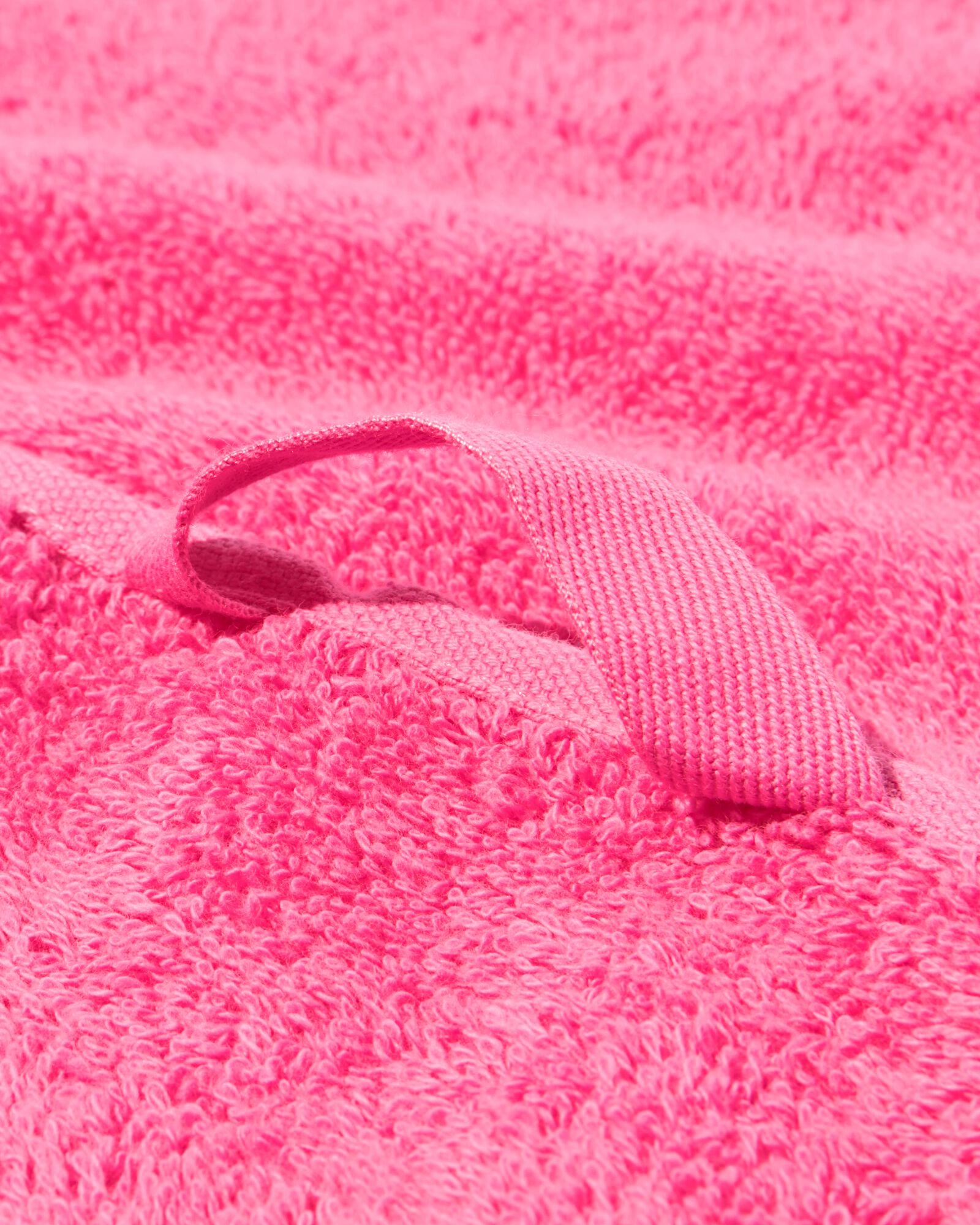 serviette 100x150cm qualit&eacute; sup&eacute;rieure fuchsia fuchsia serviette 100 x 150 - 5200287 - HEMA
