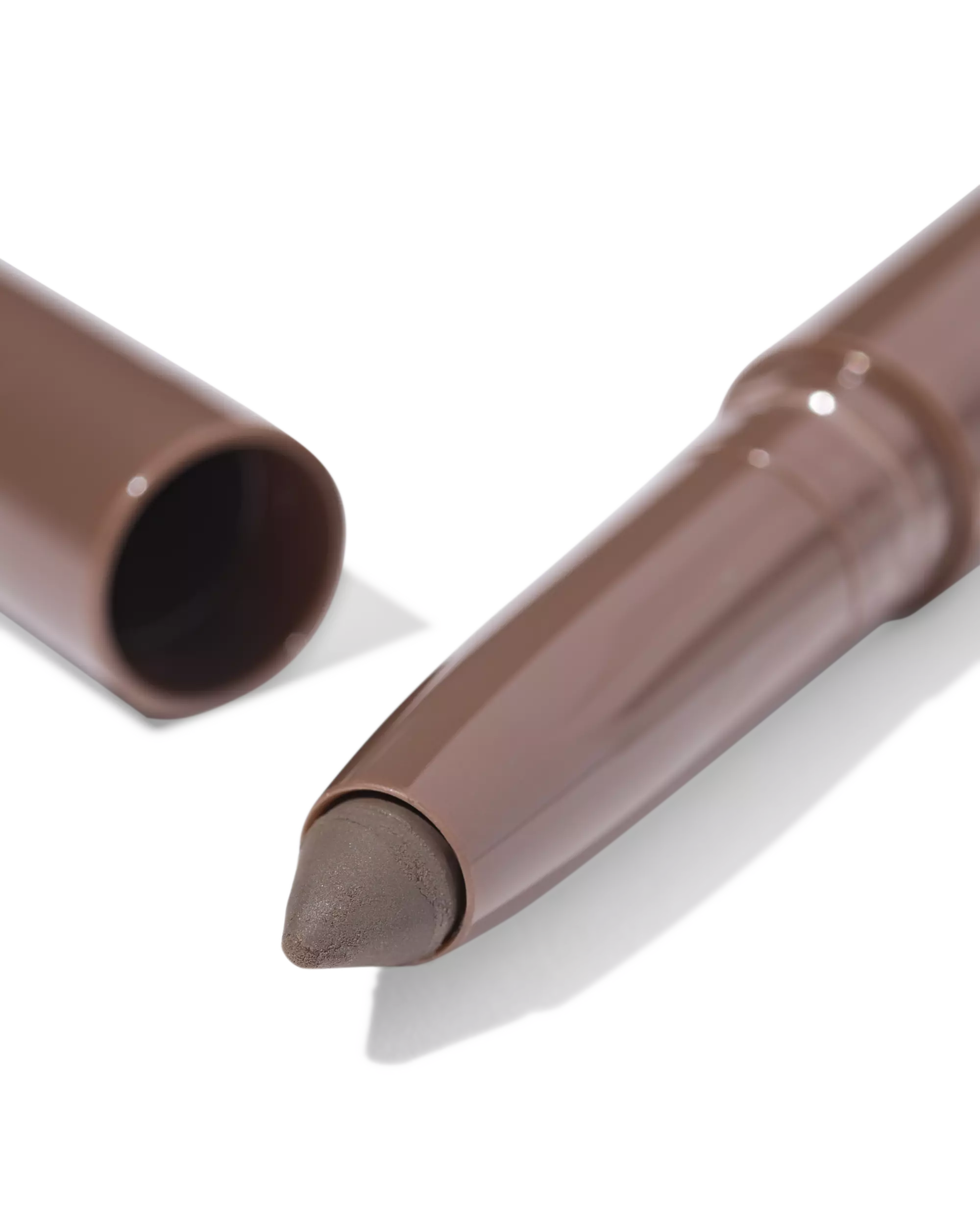 crayon à sourcils marron moyen
