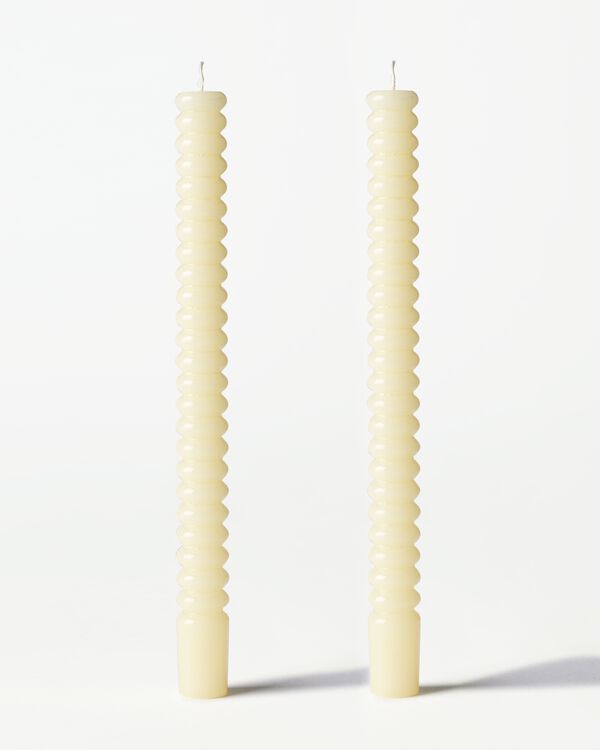bougies longues ⌀2,2 x 25 cm nervur&eacute;es jaune clair - 2 pi&egrave;ces - 13506208 - HEMA