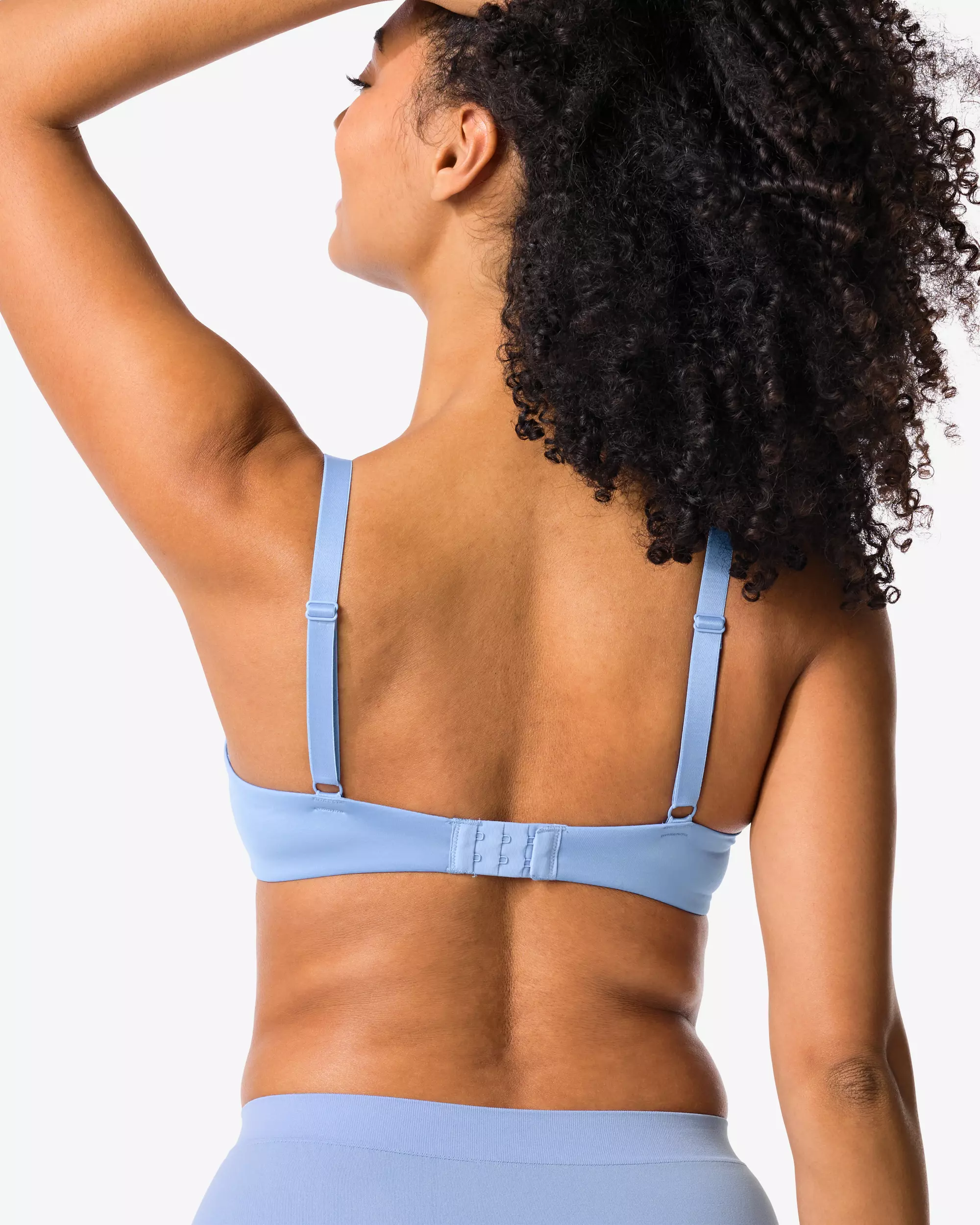 soutien-gorge préformé avec armatures