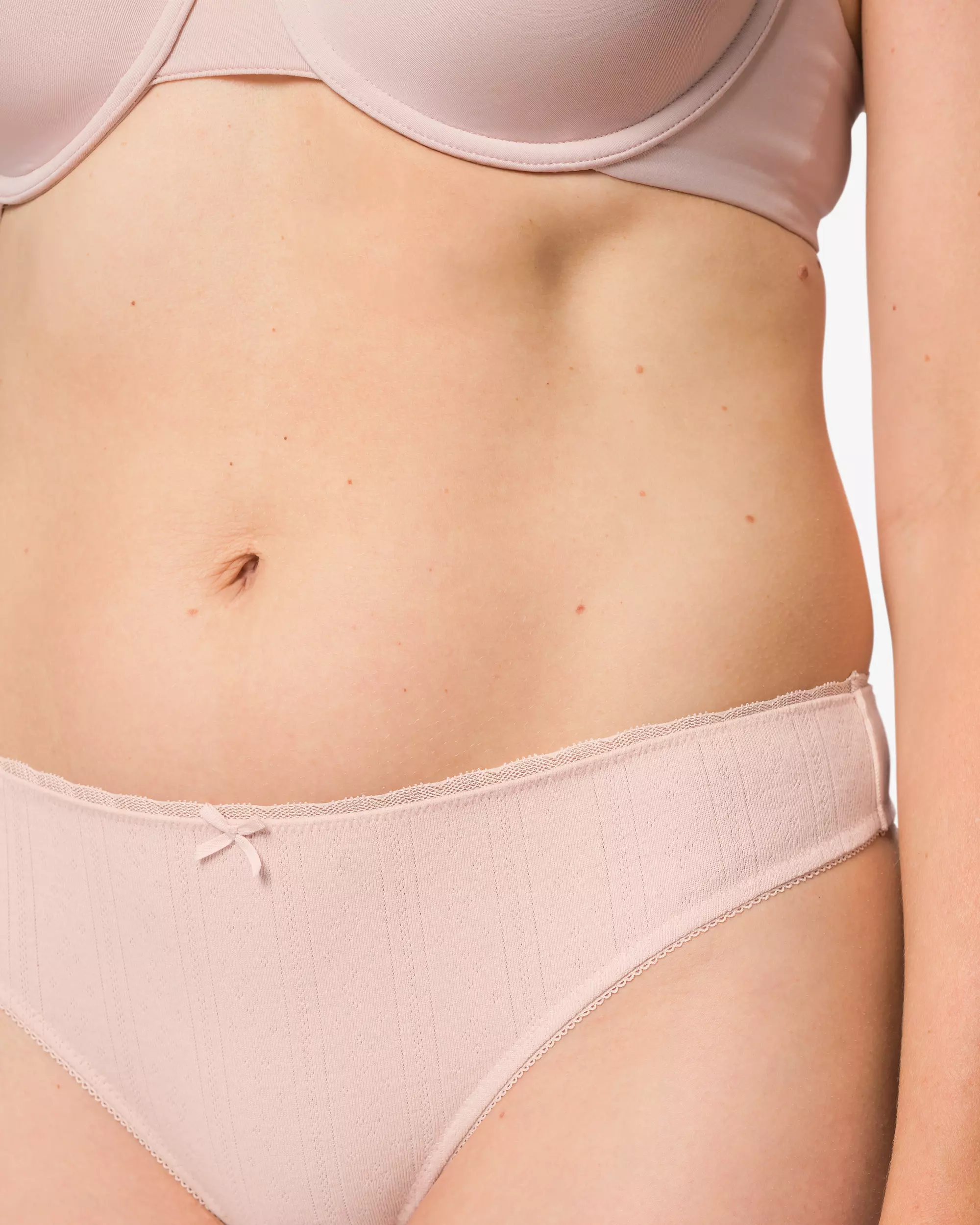 Damen-String mit Pointelle-Muster aus Baumwolle mit Spitze