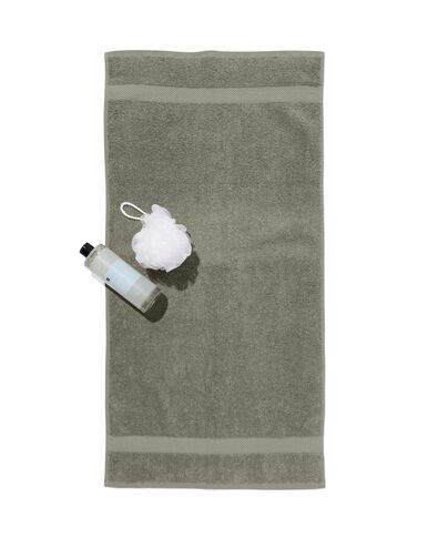serviette 50 x 100 qualit&eacute; &eacute;paisse - gris-vert vert arm&eacute;e serviette 50 x 100 - 5200702 - HEMA