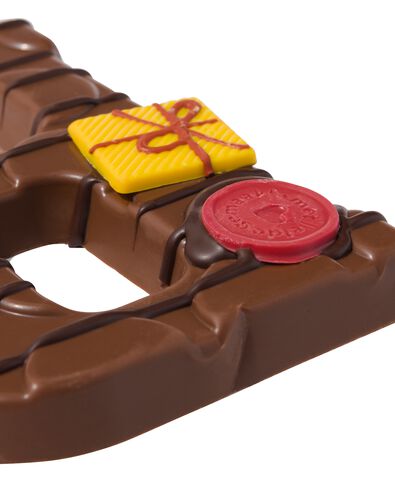 Lettre en chocolat d&eacute;cor&eacute;e &agrave; la main lait P 180g P lait - 24427416 - HEMA