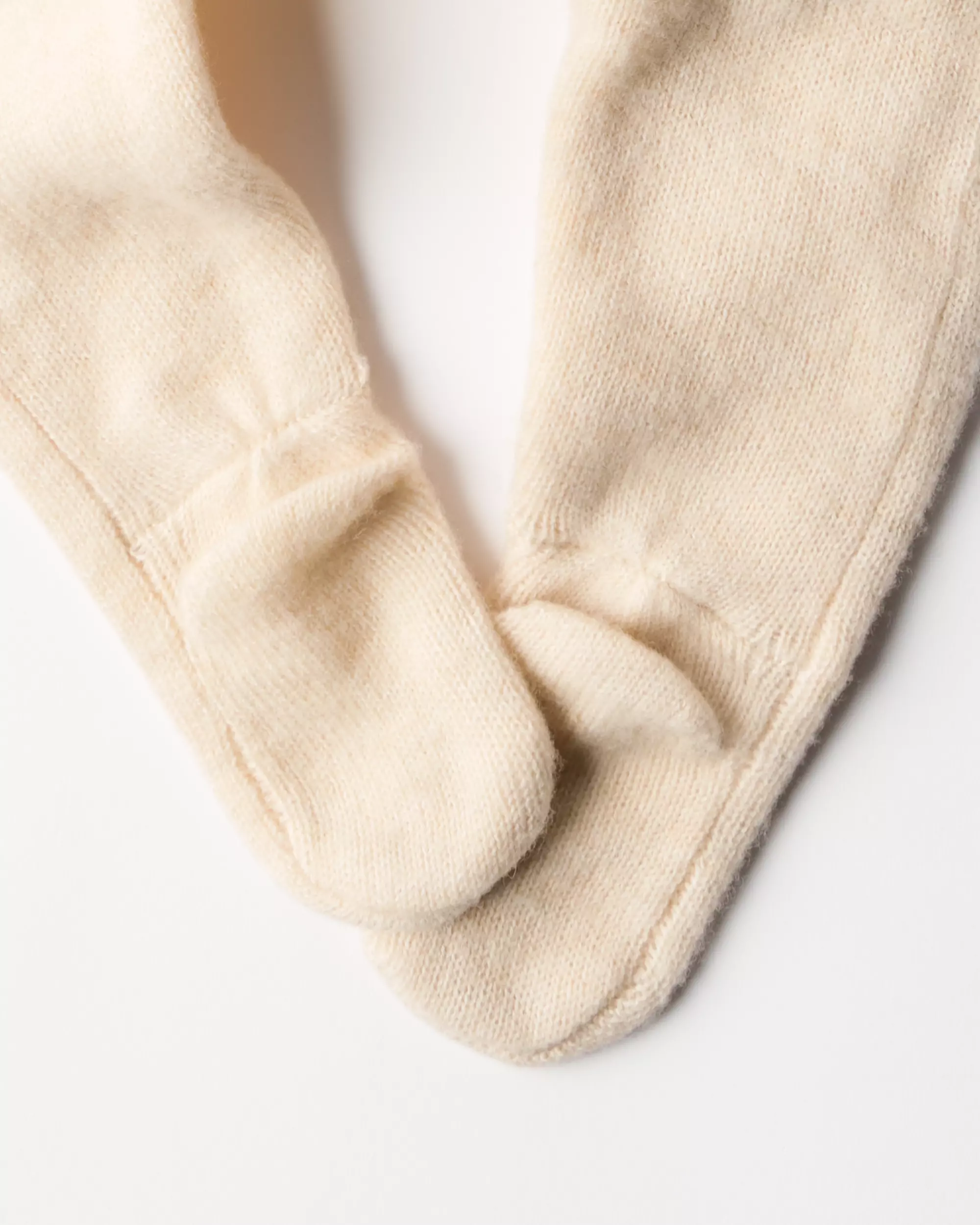 Newborn-Strampler aus Feinstrick