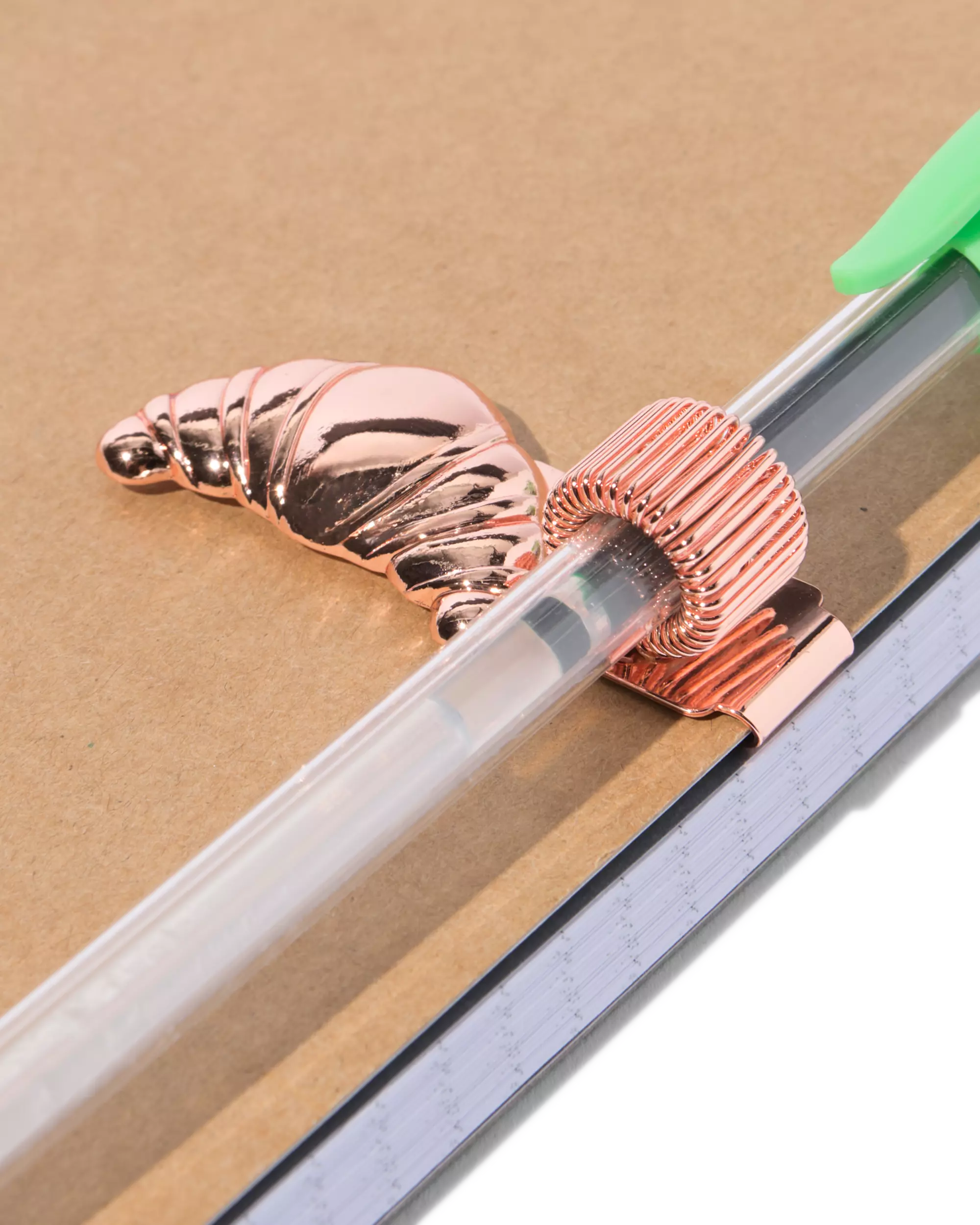 boucle de stylo 4x2cm croissant