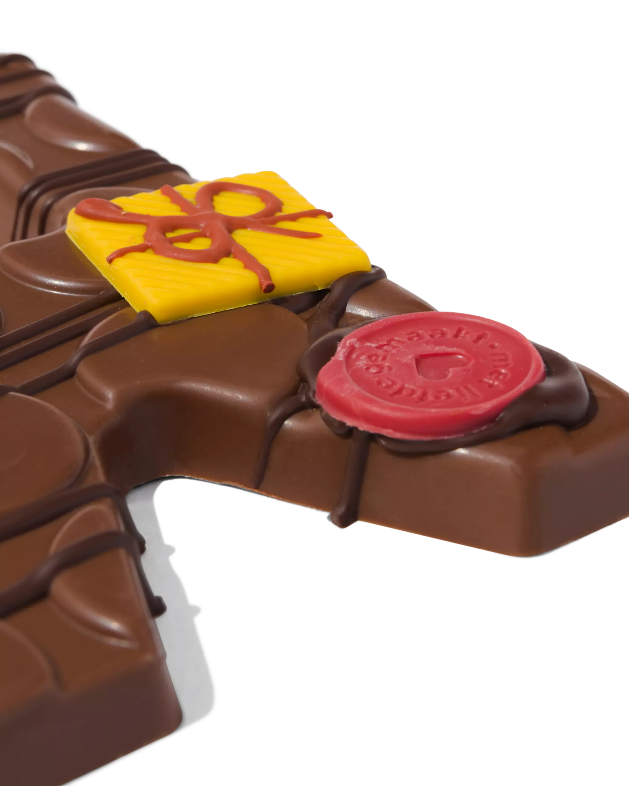 handgedecoreerde chocoladeletter melk M 180g