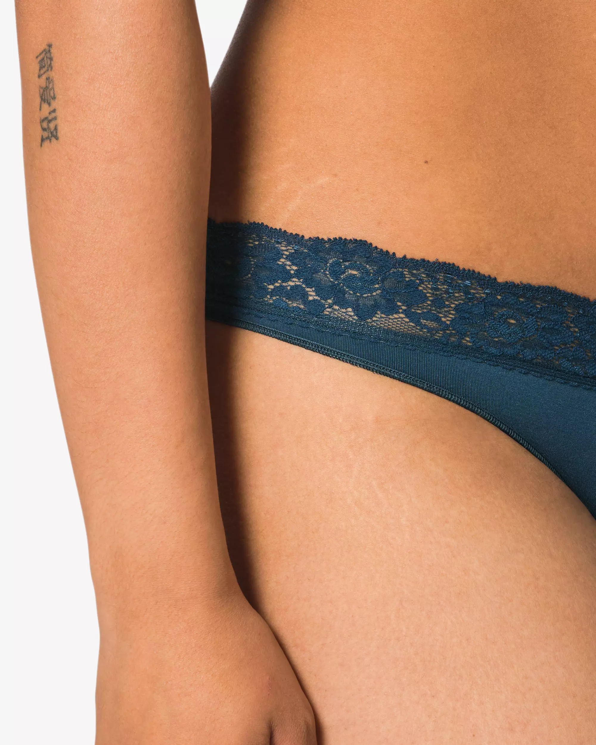 Damenstring, nahtlos, aus Mikrofaser mit Spitze