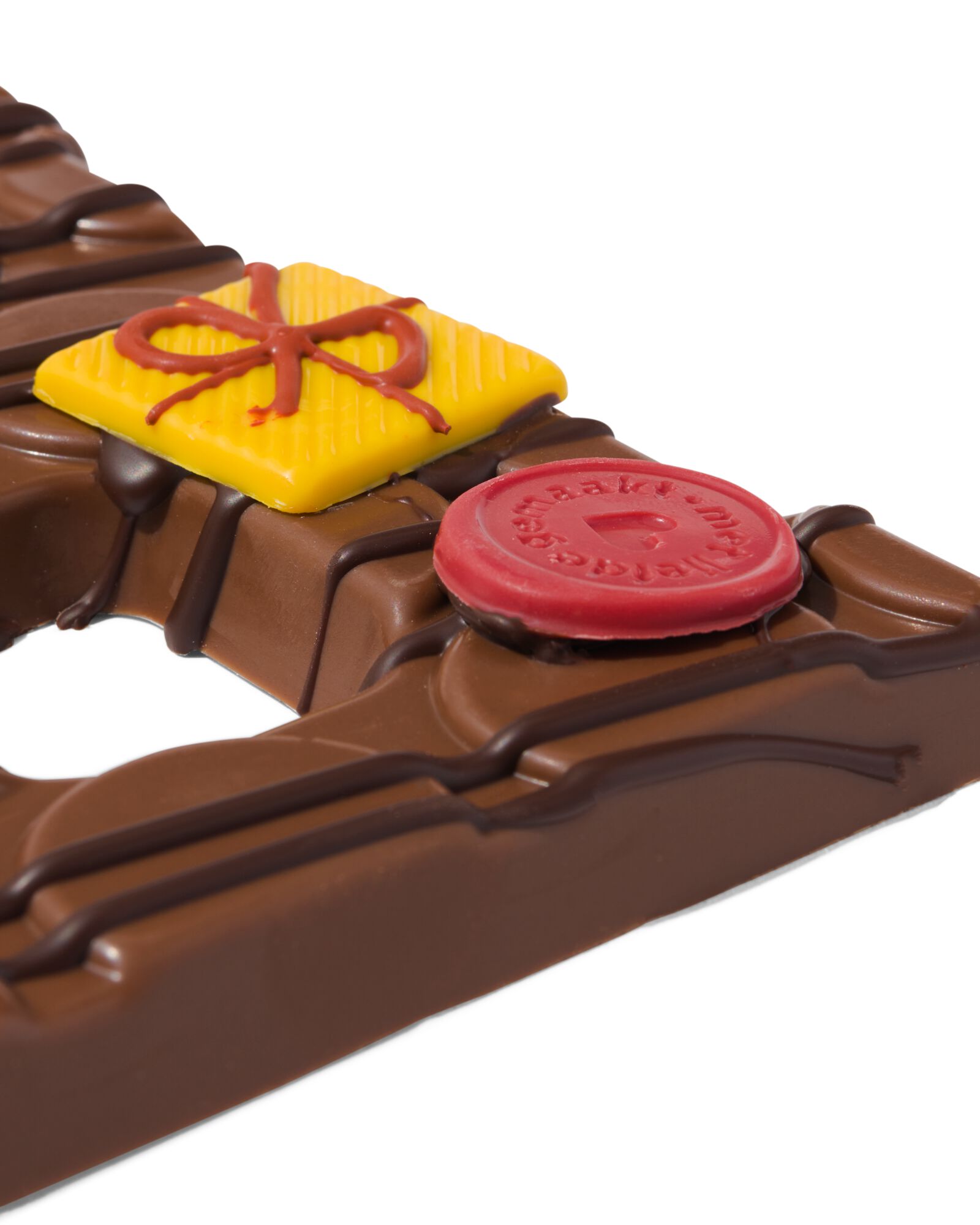 Lettre en chocolat d&eacute;cor&eacute;e &agrave; la main lait F 180g F lait - 24427406 - HEMA