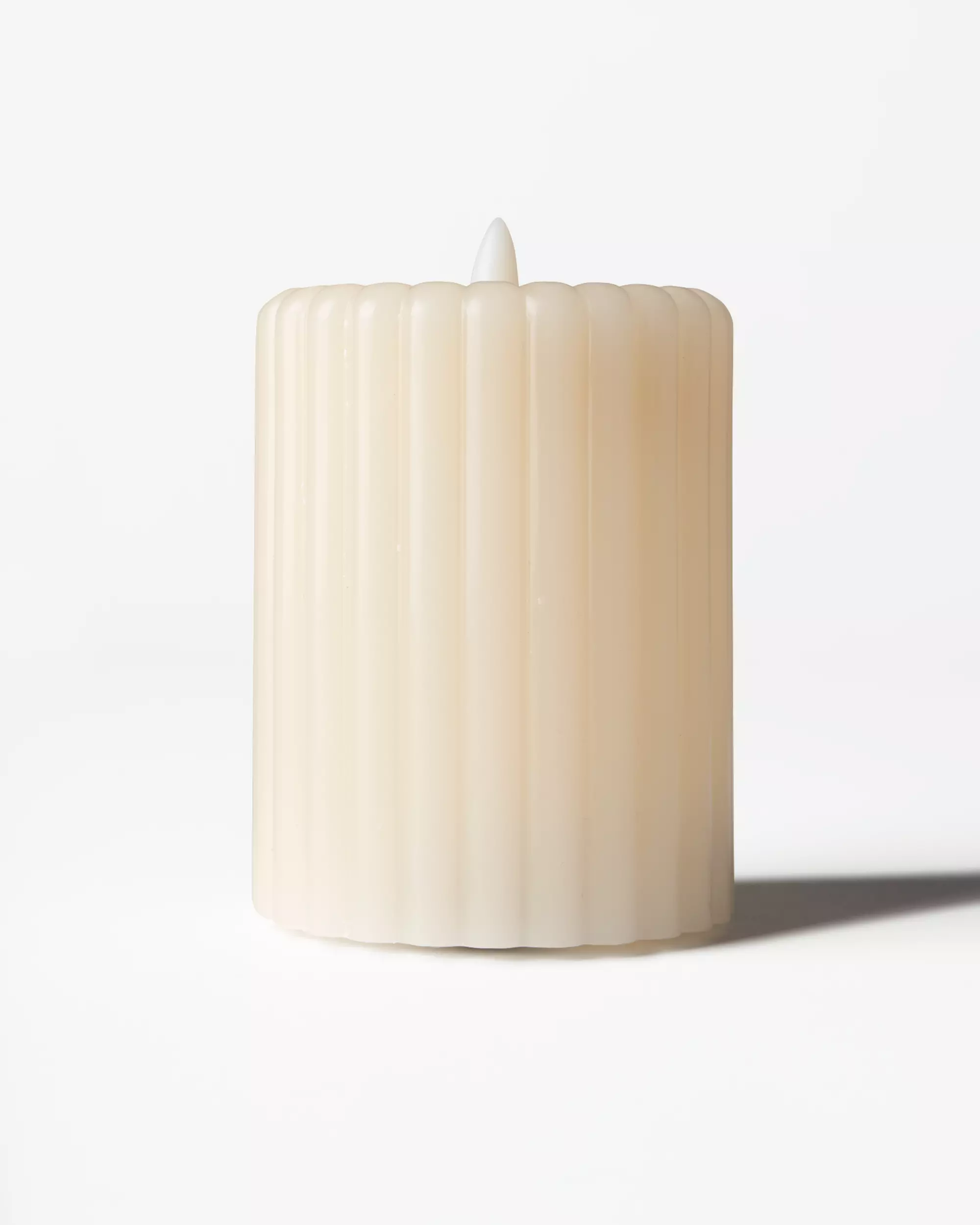 bougie cylindrique led ⌀7,5 x 10 cm nervurée jaune clair