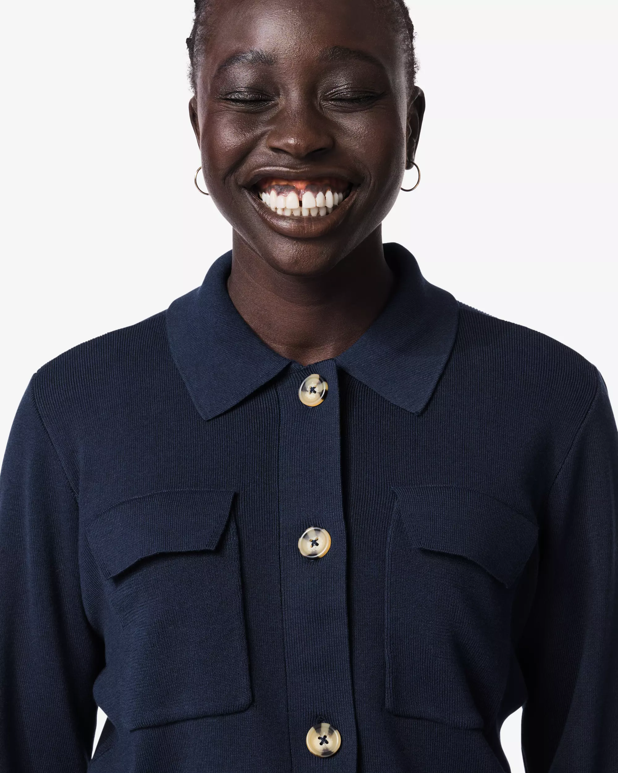 cardigan femme finement tricoté bouton