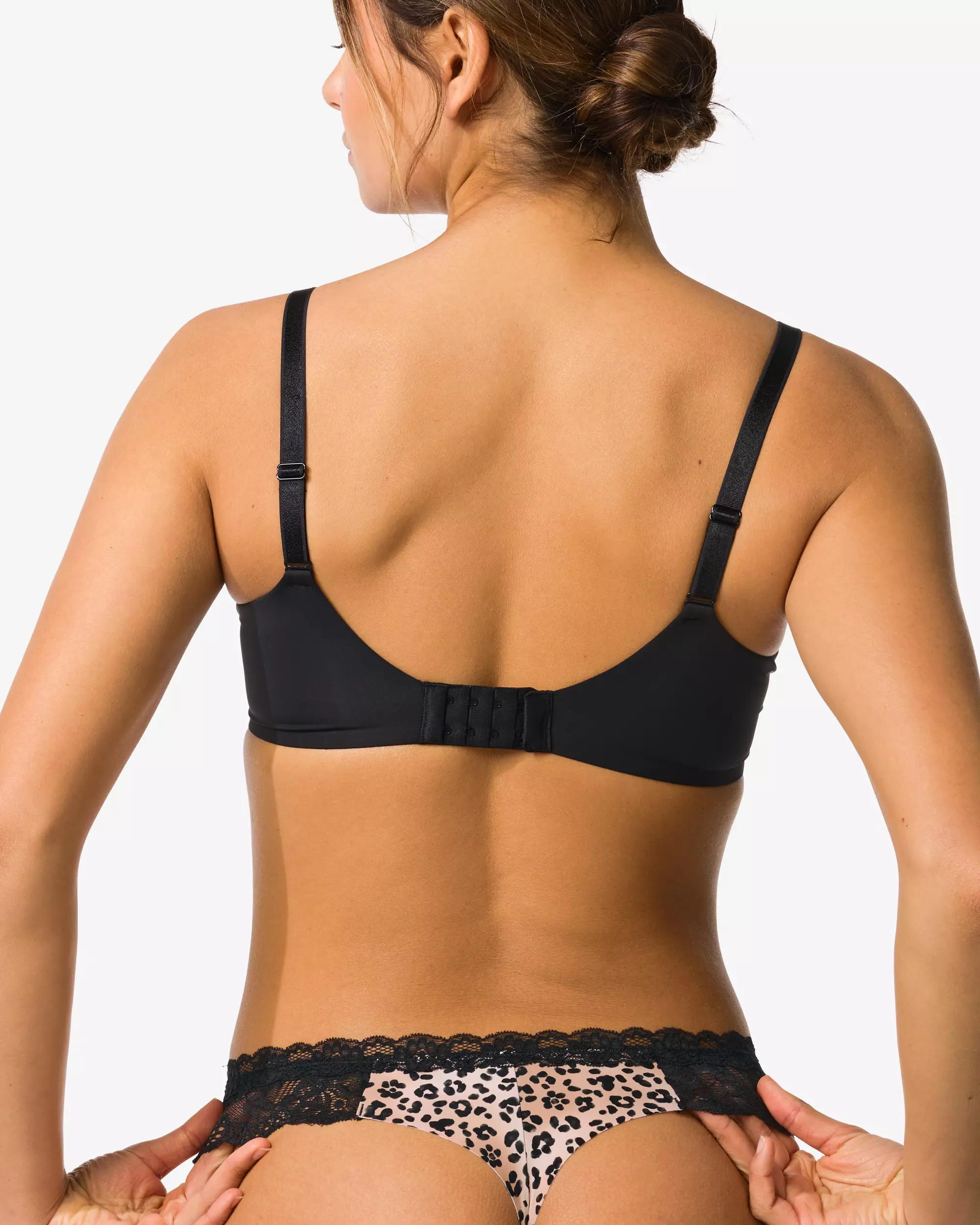 string femme microfibre et dentelle léopard