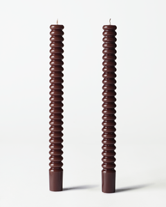 bougies longues ⌀2,2 x 25 cm nervurées marron foncée - 2 pièces