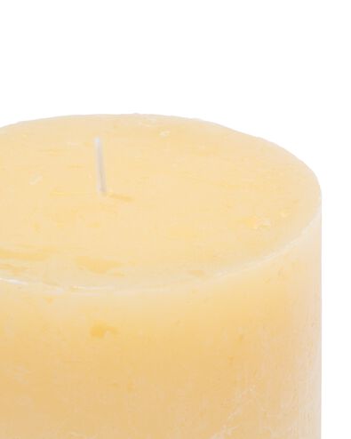 bougie rustique &Oslash;10x10cm jaune clair jaune p&acirc;le 10 x 10 - 13504233 - HEMA